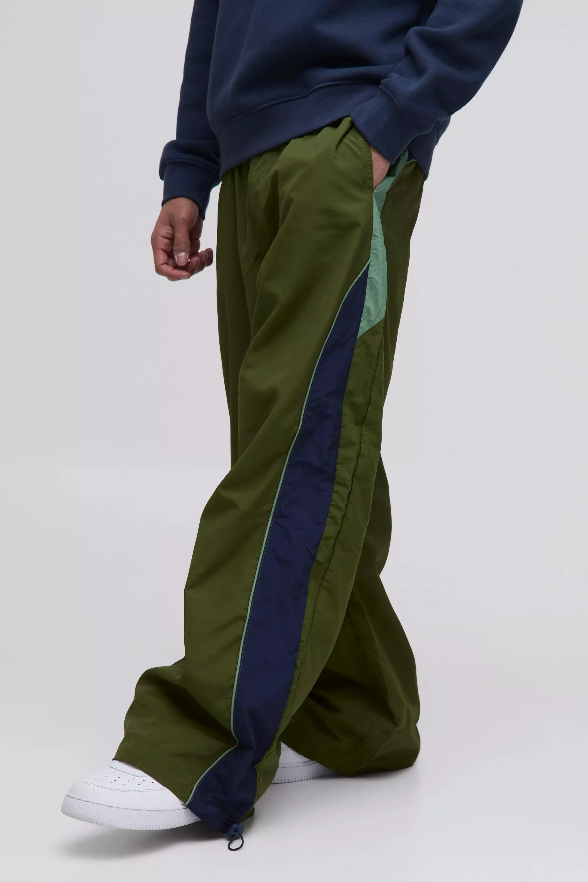 Relaxed Heavyweight Twill Panelled Cargo Trousers | boohooMAN USA