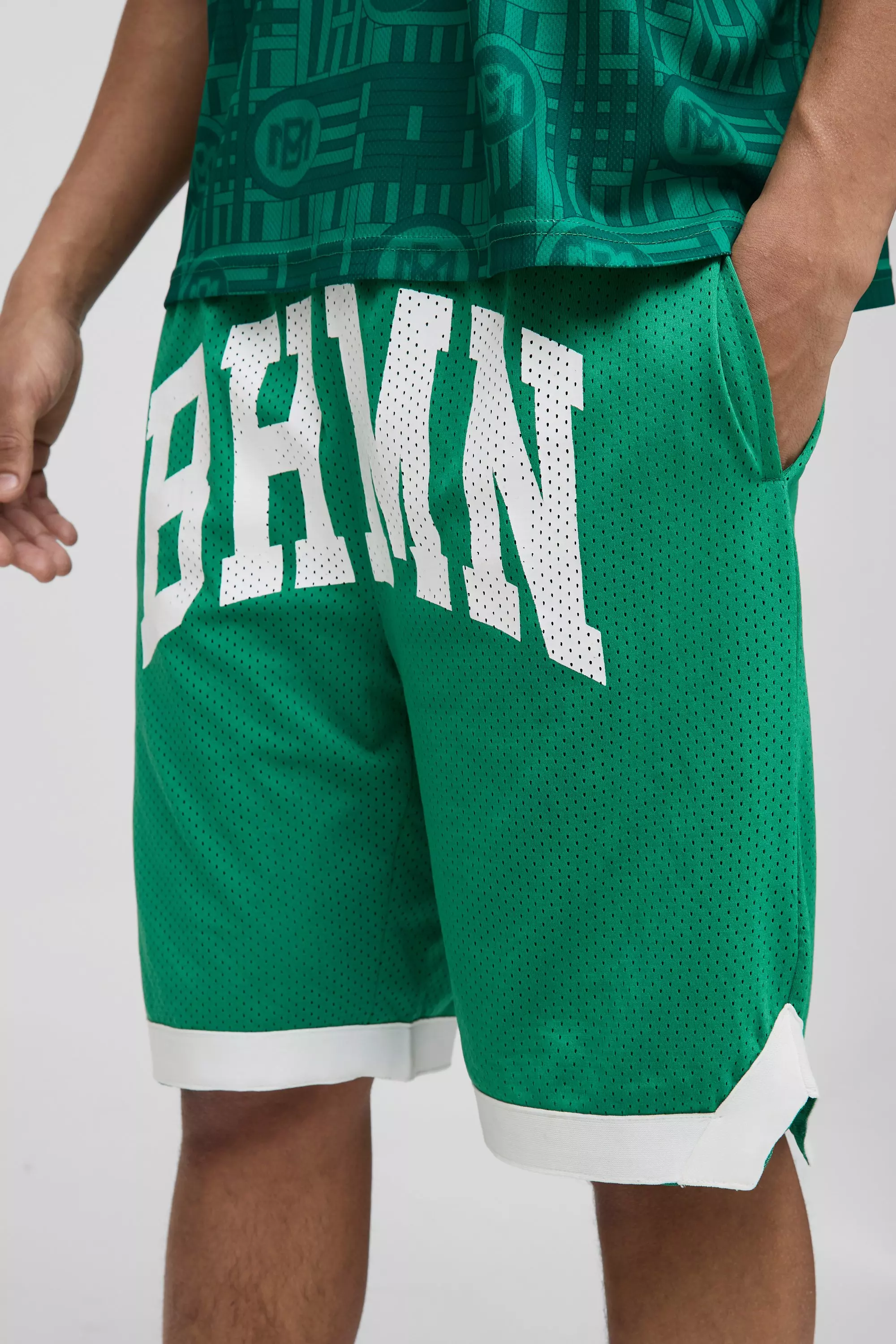 Mittellange Bhmn Mesh Basketball-Shorts, Green alternatives Bild