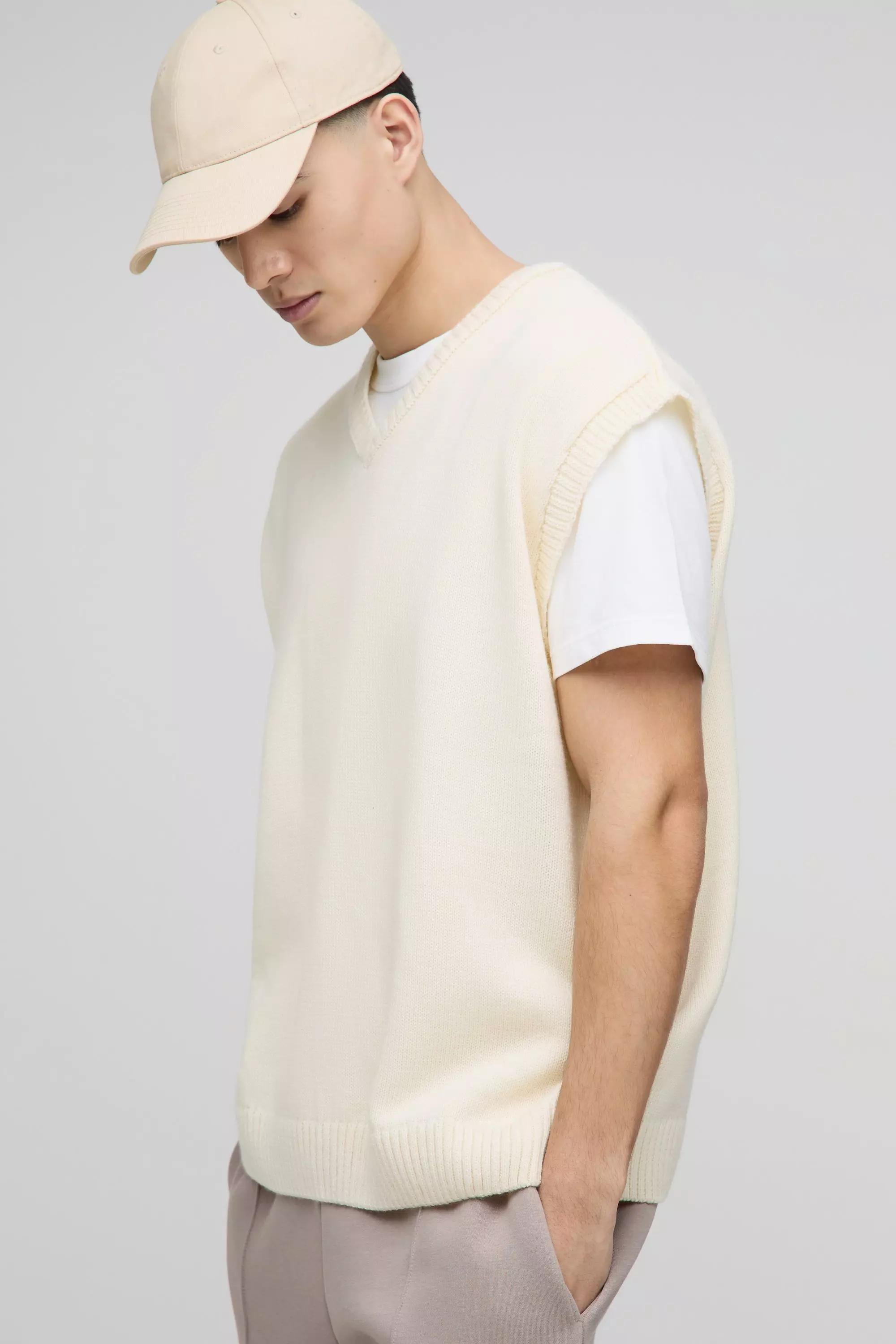 Ecru Regular V Neck Knitted Vest alternative image