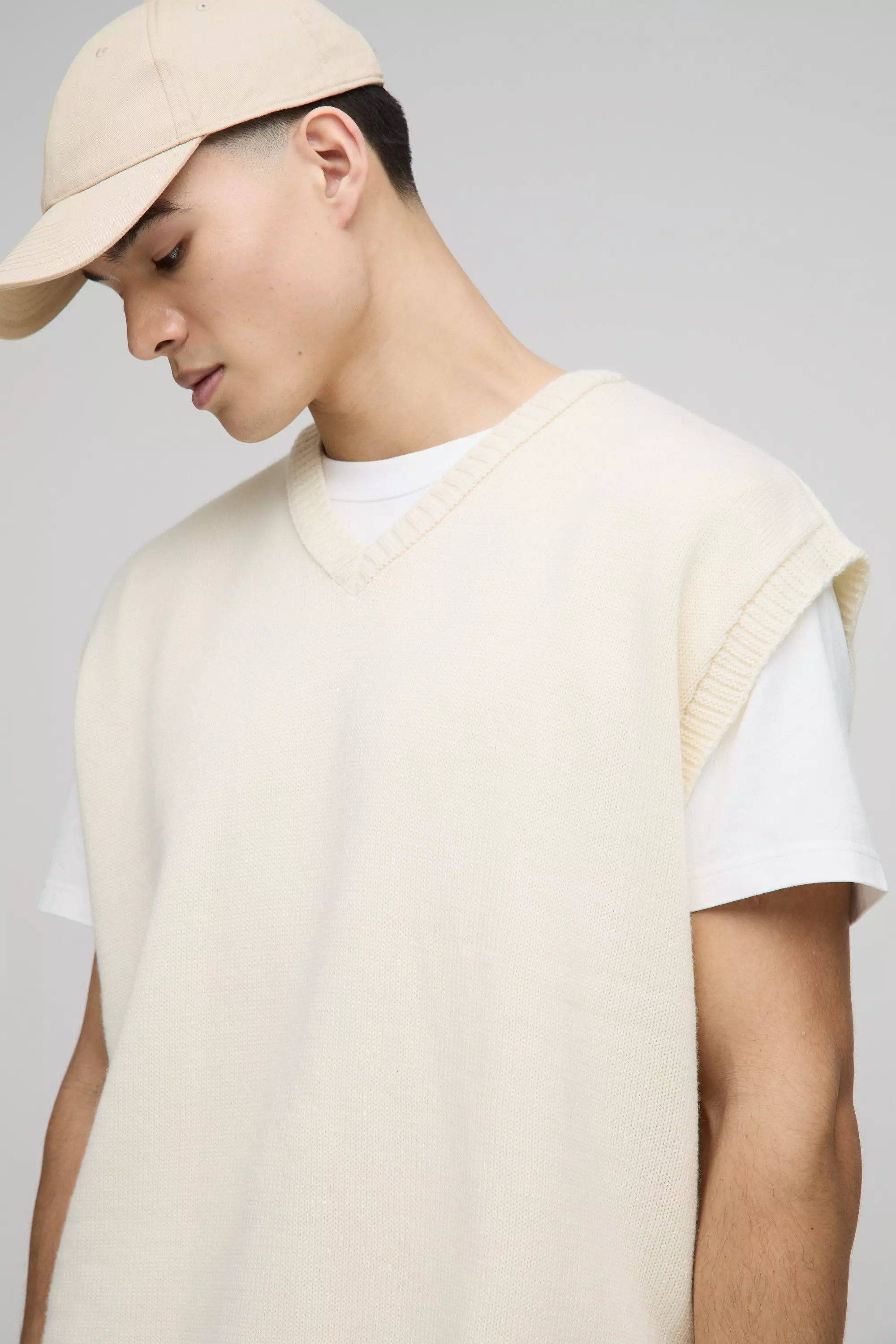 Ecru Regular V Neck Knitted Vest alternative image