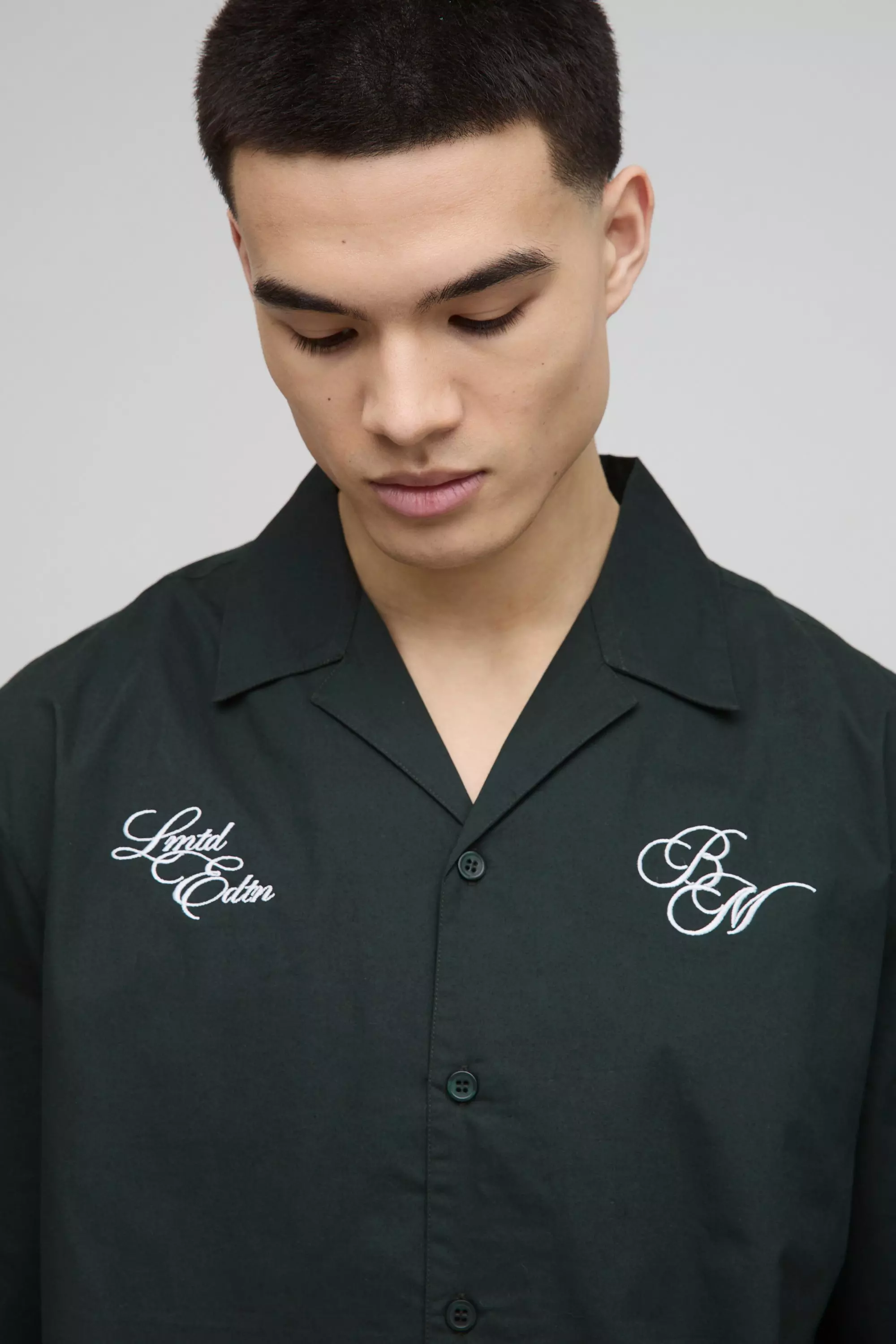 Oversized Katoenen Bm Overhemd Met Revers Kraag En Perzikhuid | boohooMAN NL