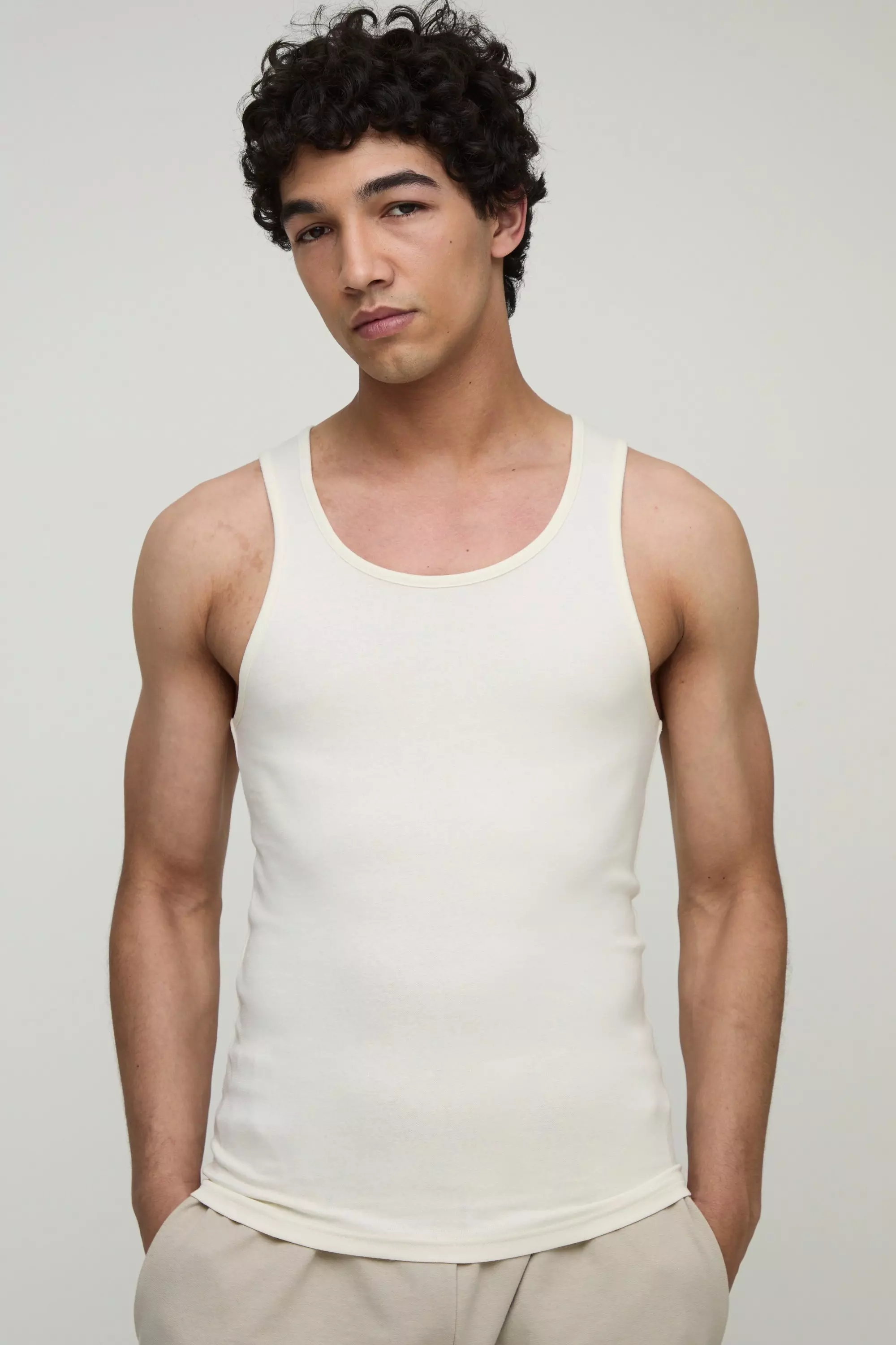 Basic Muscle Fit Vest Ecru