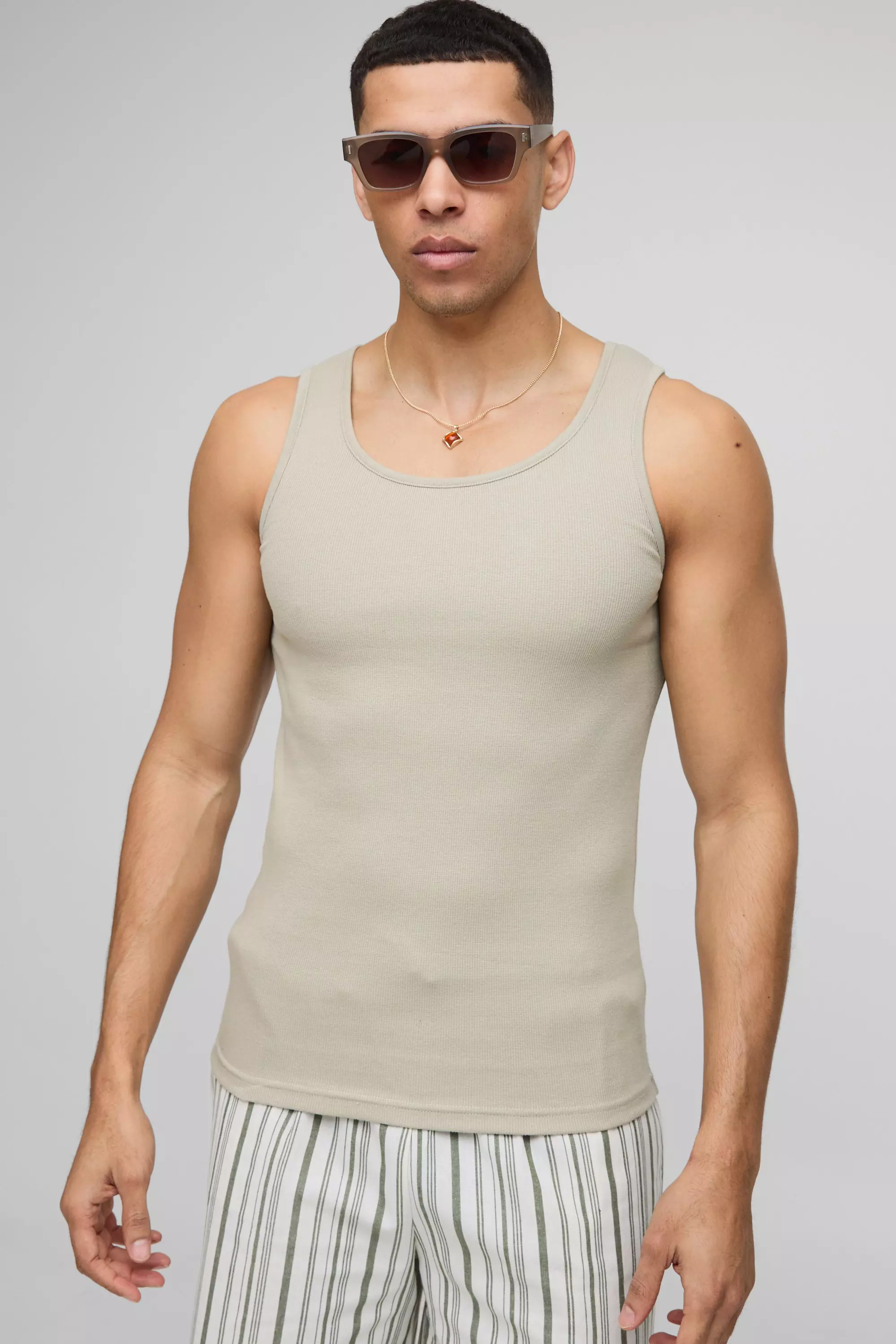 Basic Muscle Fit Vest Light khaki