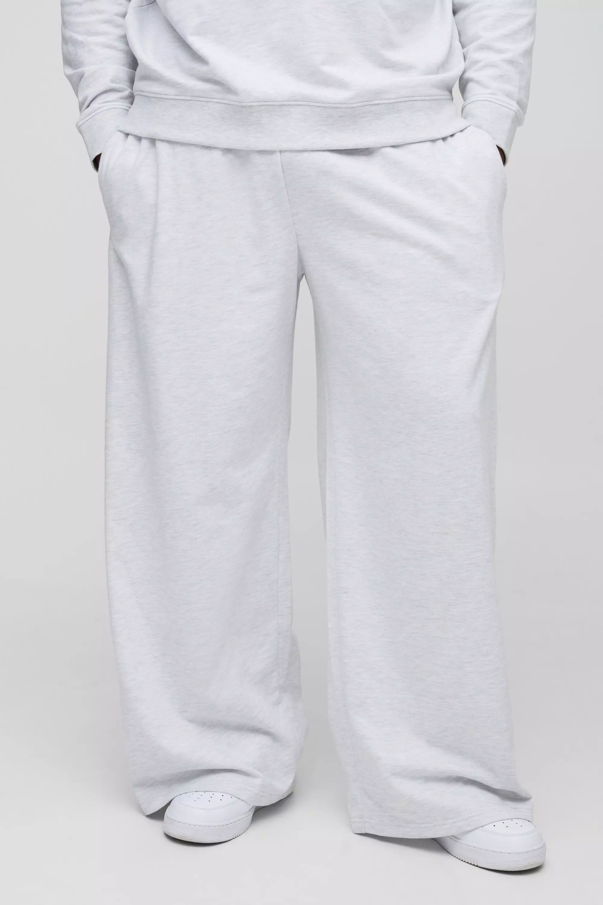 Plus Lightweight Wide Fit Basic Sweatpants | boohooMAN USA
