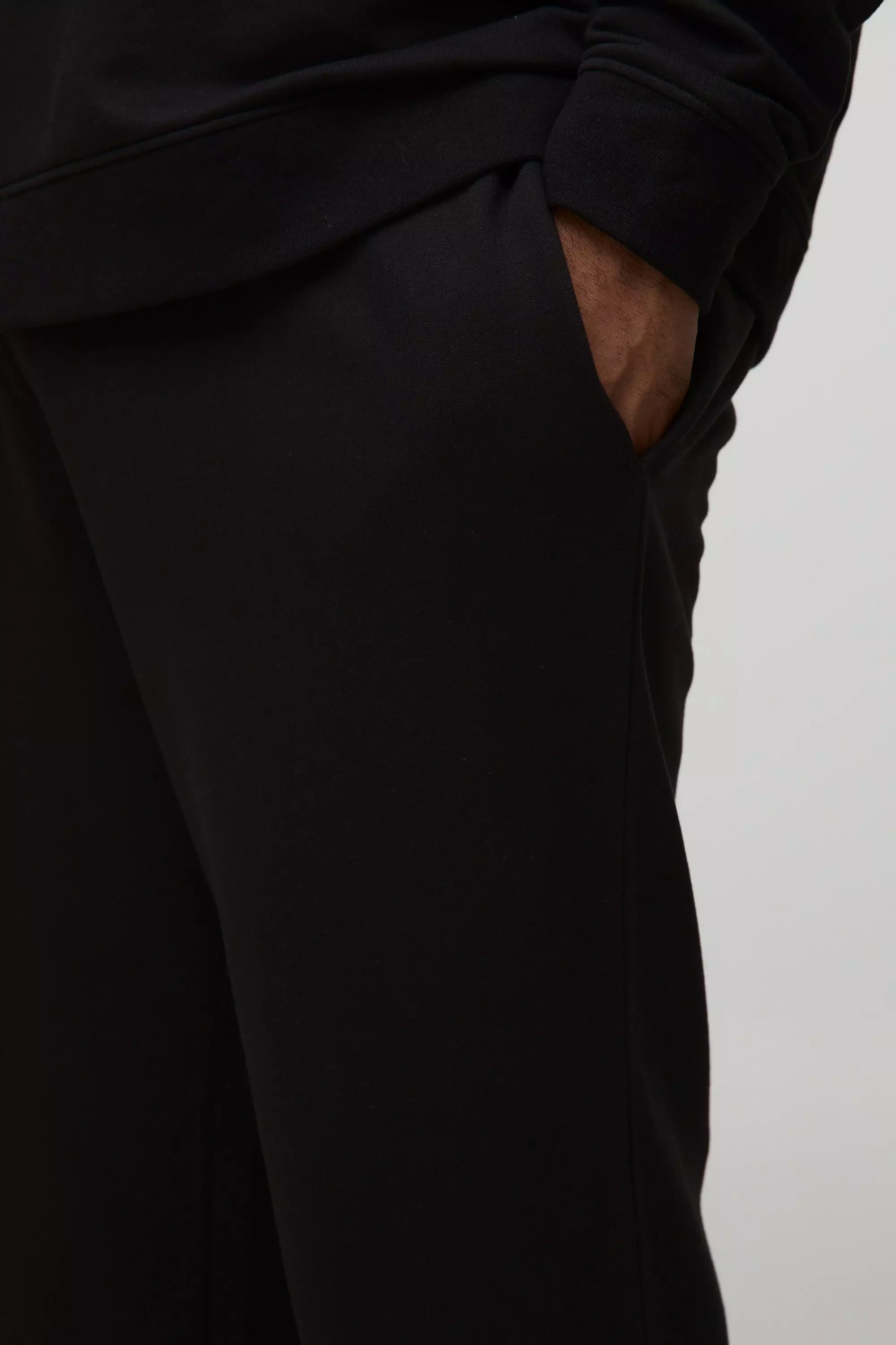 Black Plus 260GSM Loopback Regular Fit Basic Joggers alternative image