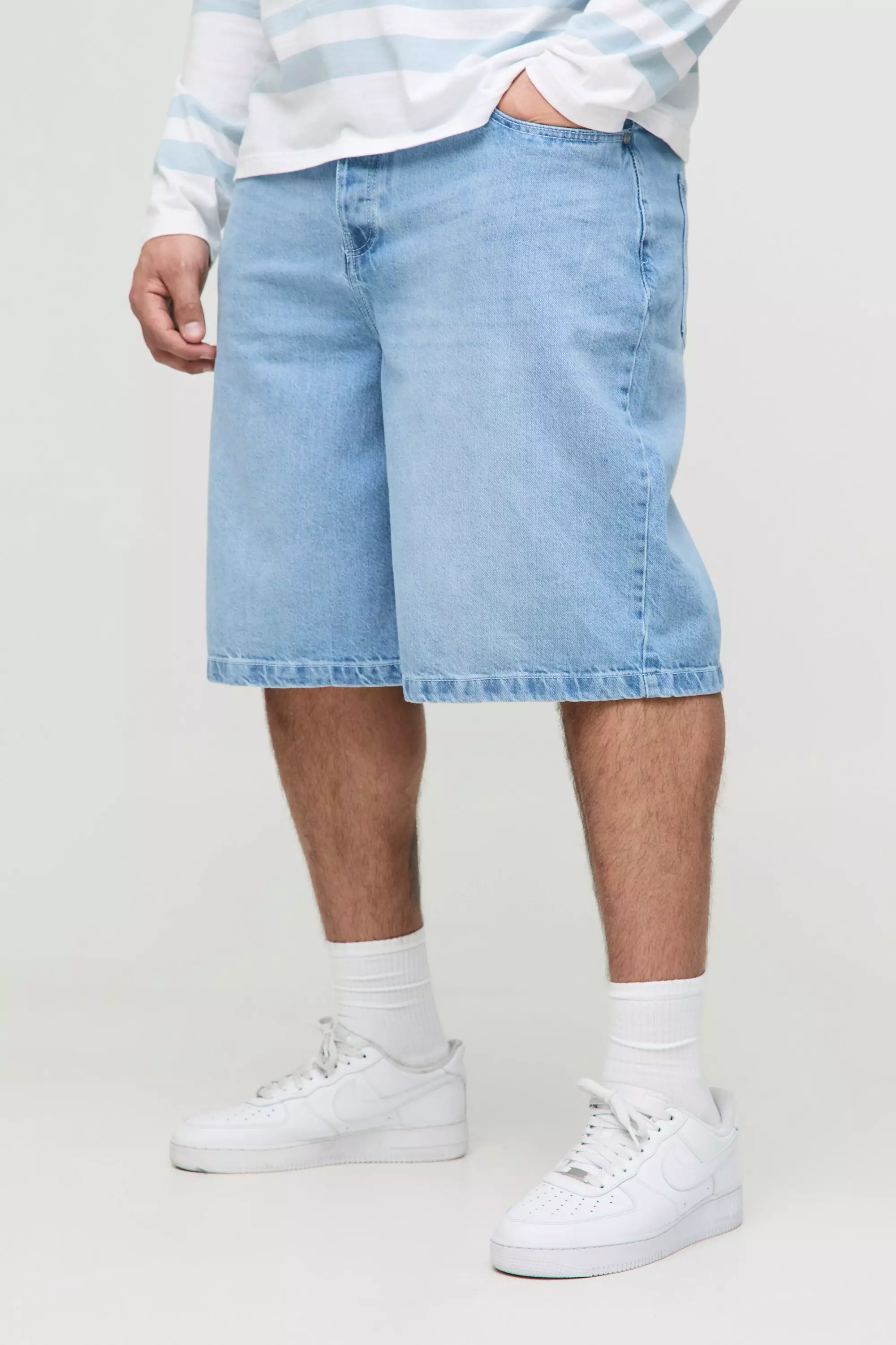Light wash Plus Contrast Stitch Relaxed Fit Jorts alternative image
