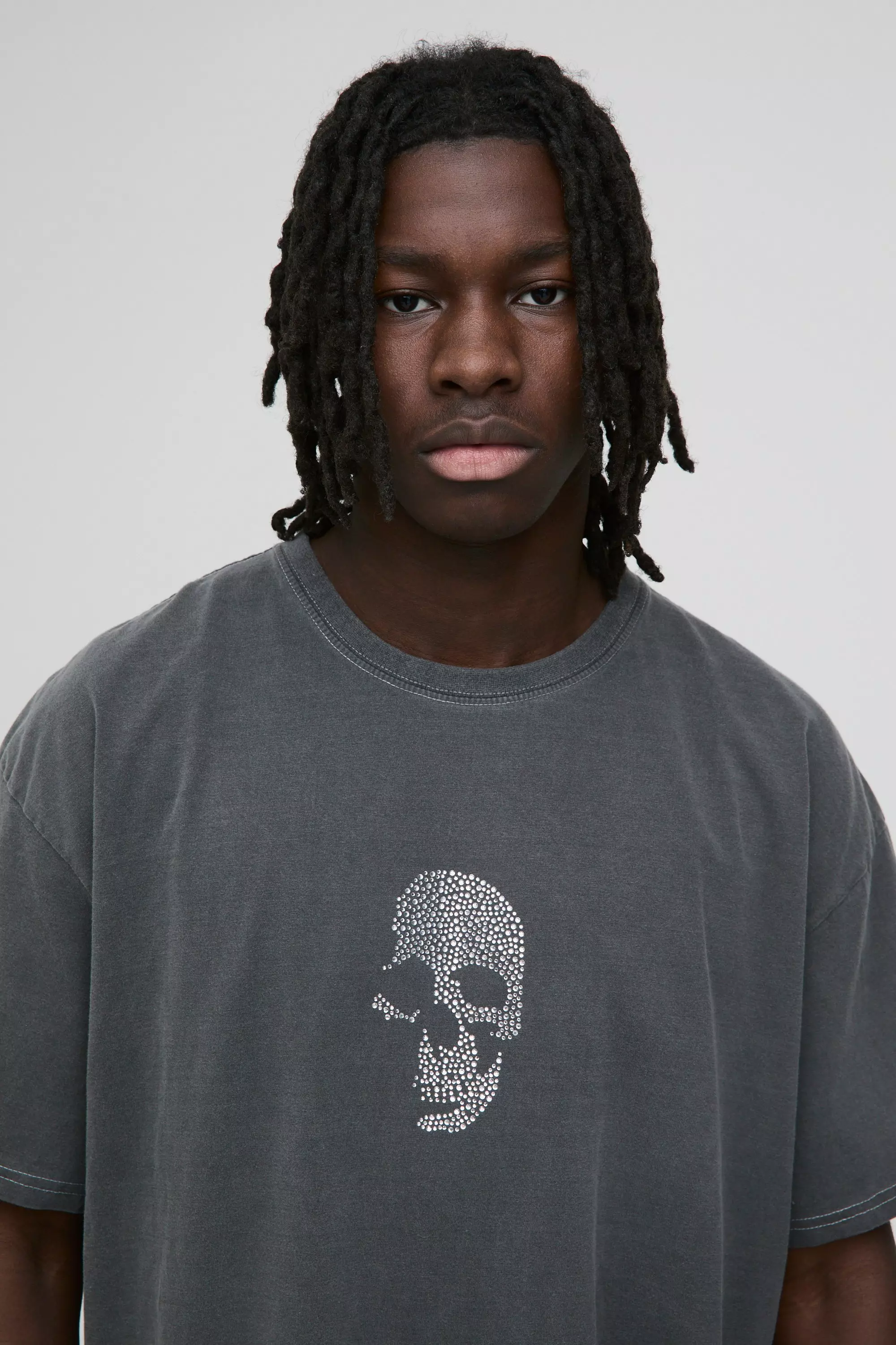 Charcoal Oversized Skull Rhinestone Washed Graphic T-Shirt alternative image