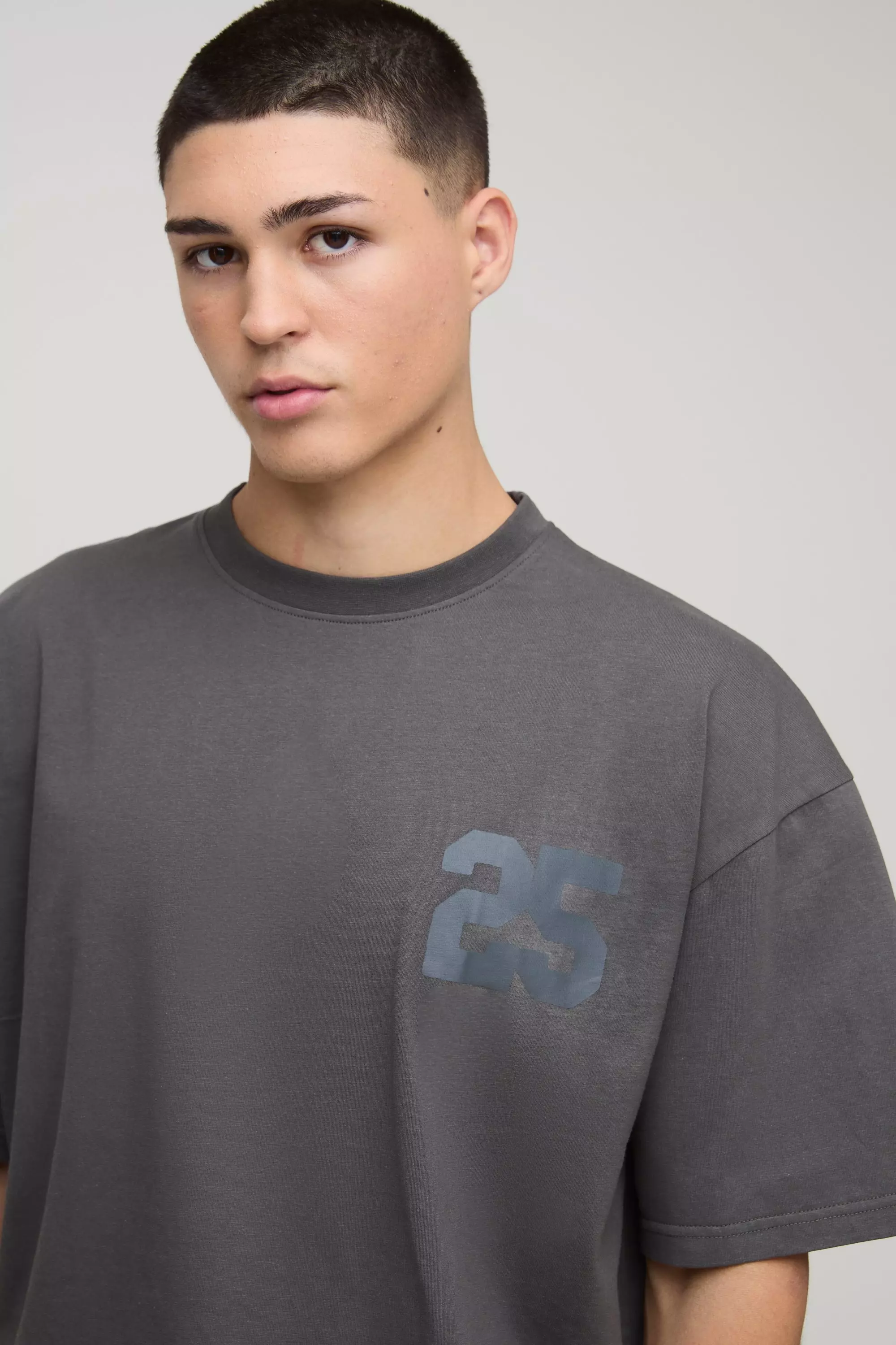 Kastiges Oversize T-Shirt mit 25-Print, Charcoal alternatives Bild