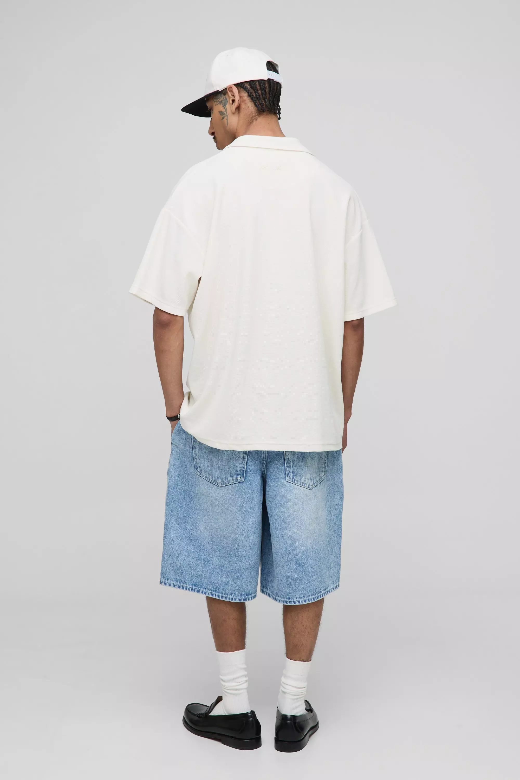 Light wash Pleat Front Rigid Denim Jorts alternative image