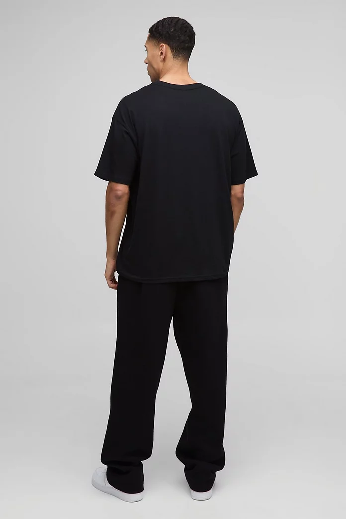 Oversized Tupac License Graphic T Shirt | boohooMAN USA Oversized Tupac License Graphic T Shirt | boohooMAN USA