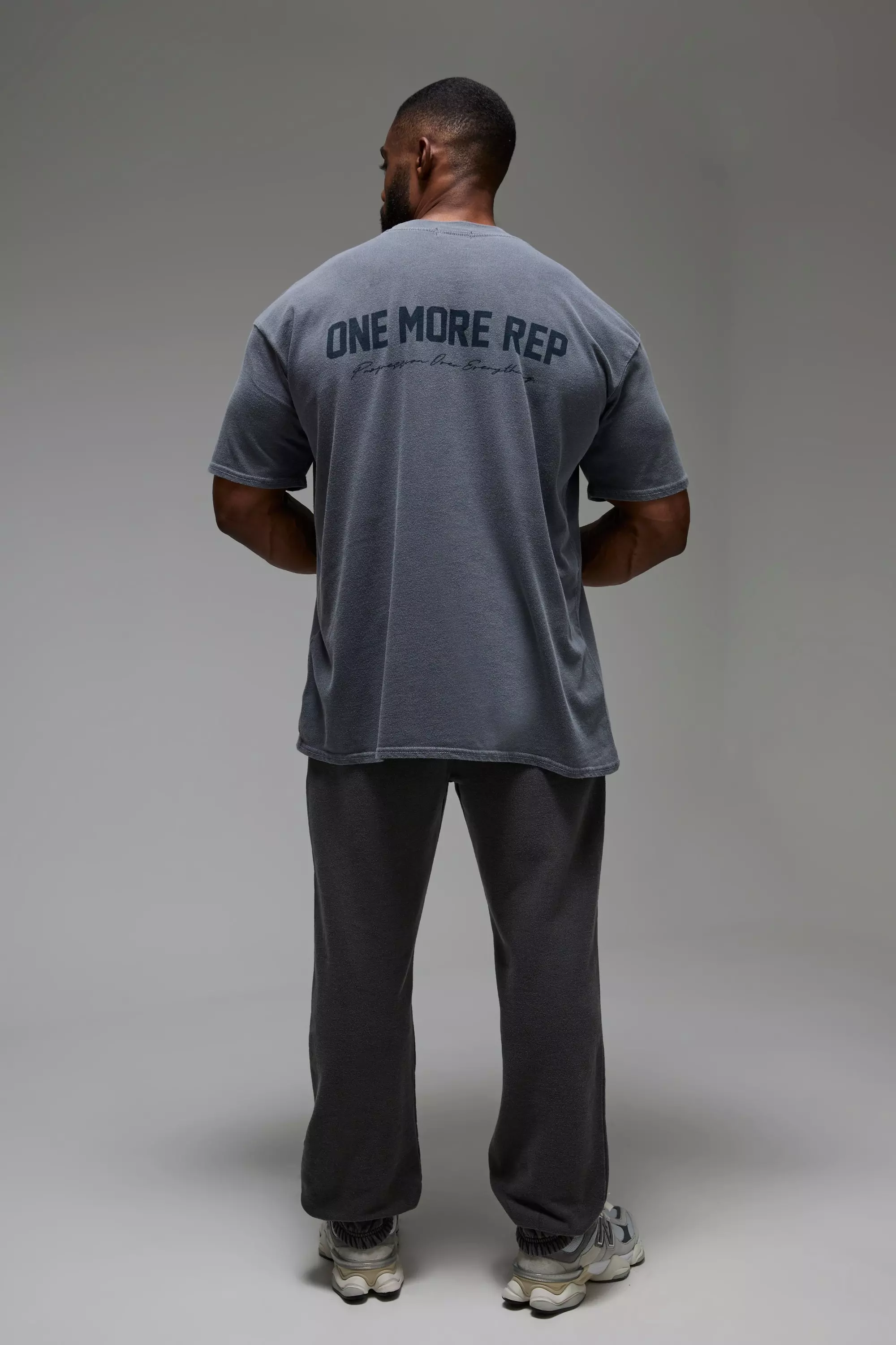 T-Shirt Oversize Slavata Man Active One More Rep, Black immagine alternativa