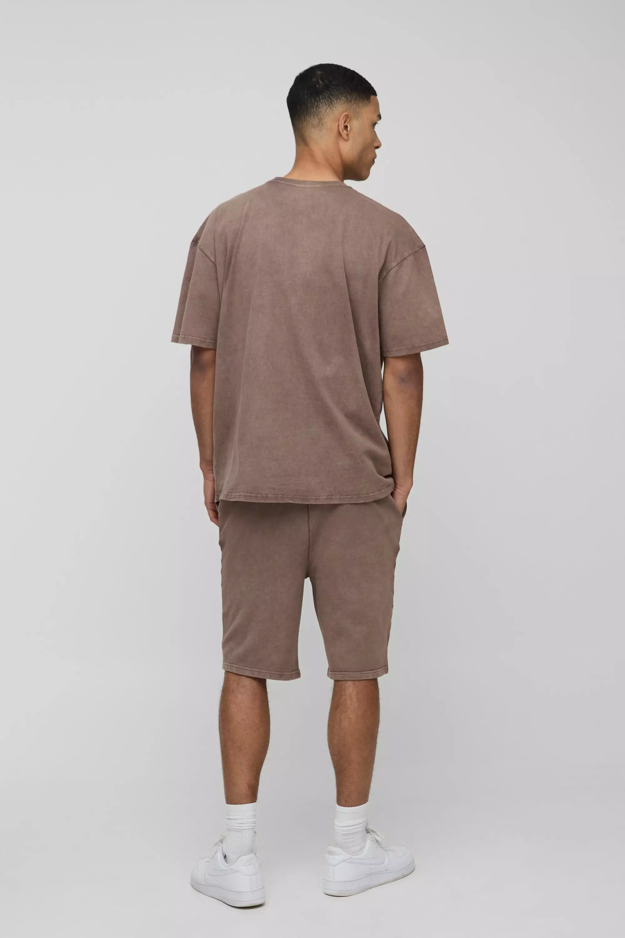 Tall Oversize T-Shirt & Shorts mit Acid-Waschung, Brown alternatives Bild