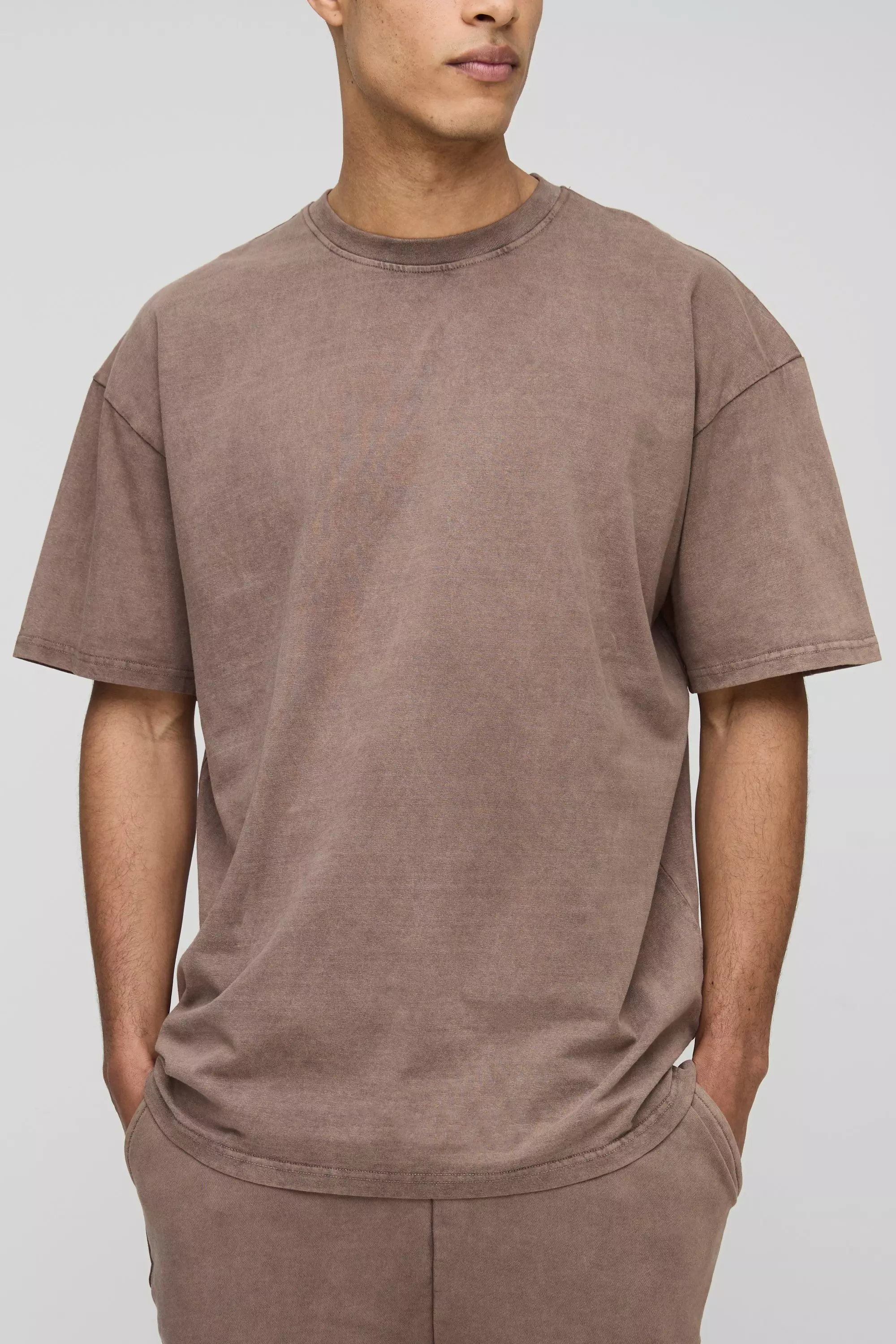 Tall Oversize T-Shirt & Shorts mit Acid-Waschung, Brown alternatives Bild