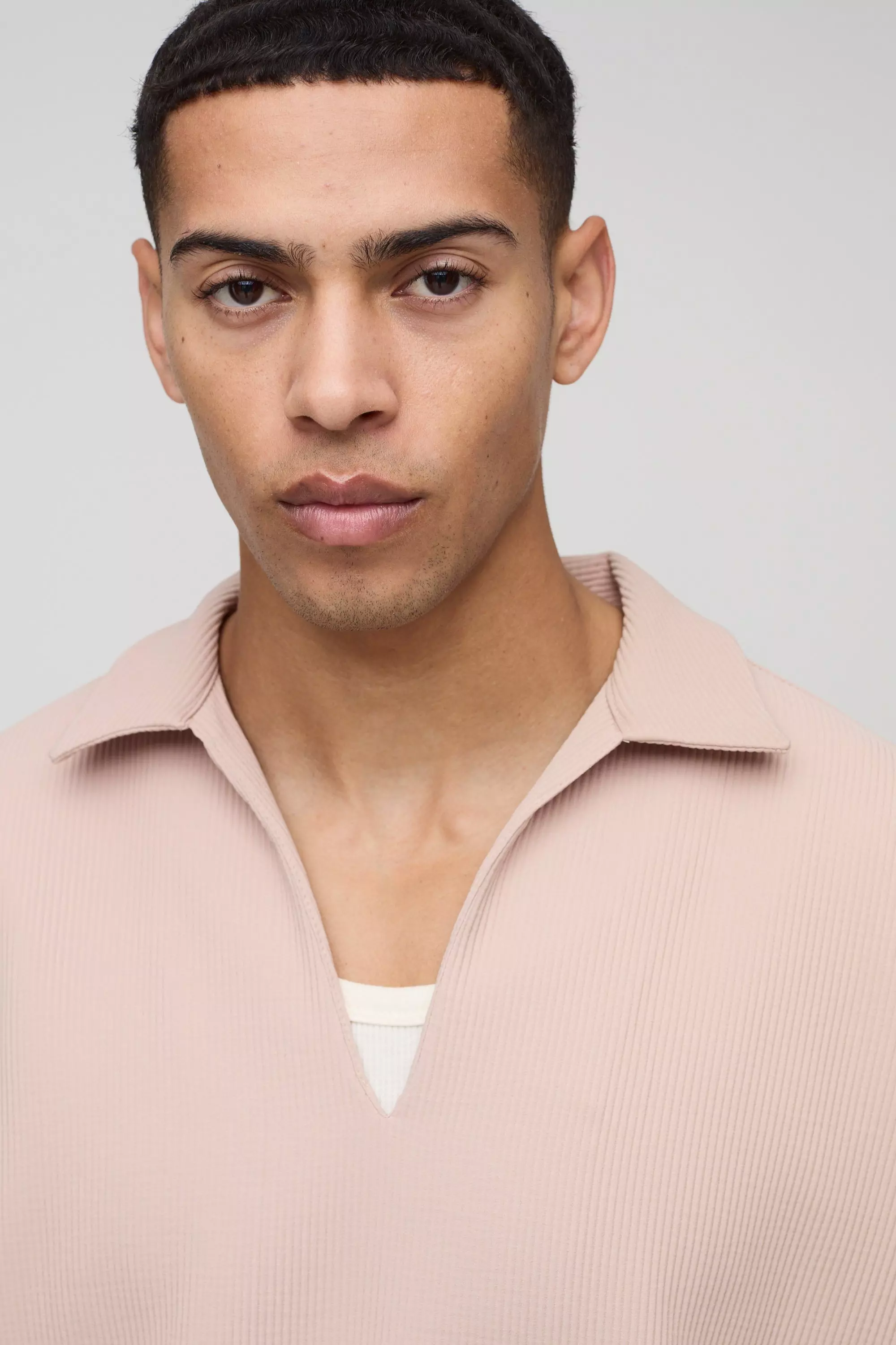 Oversize Hemd mit V-Ausschnitt, Taupe alternatives Bild