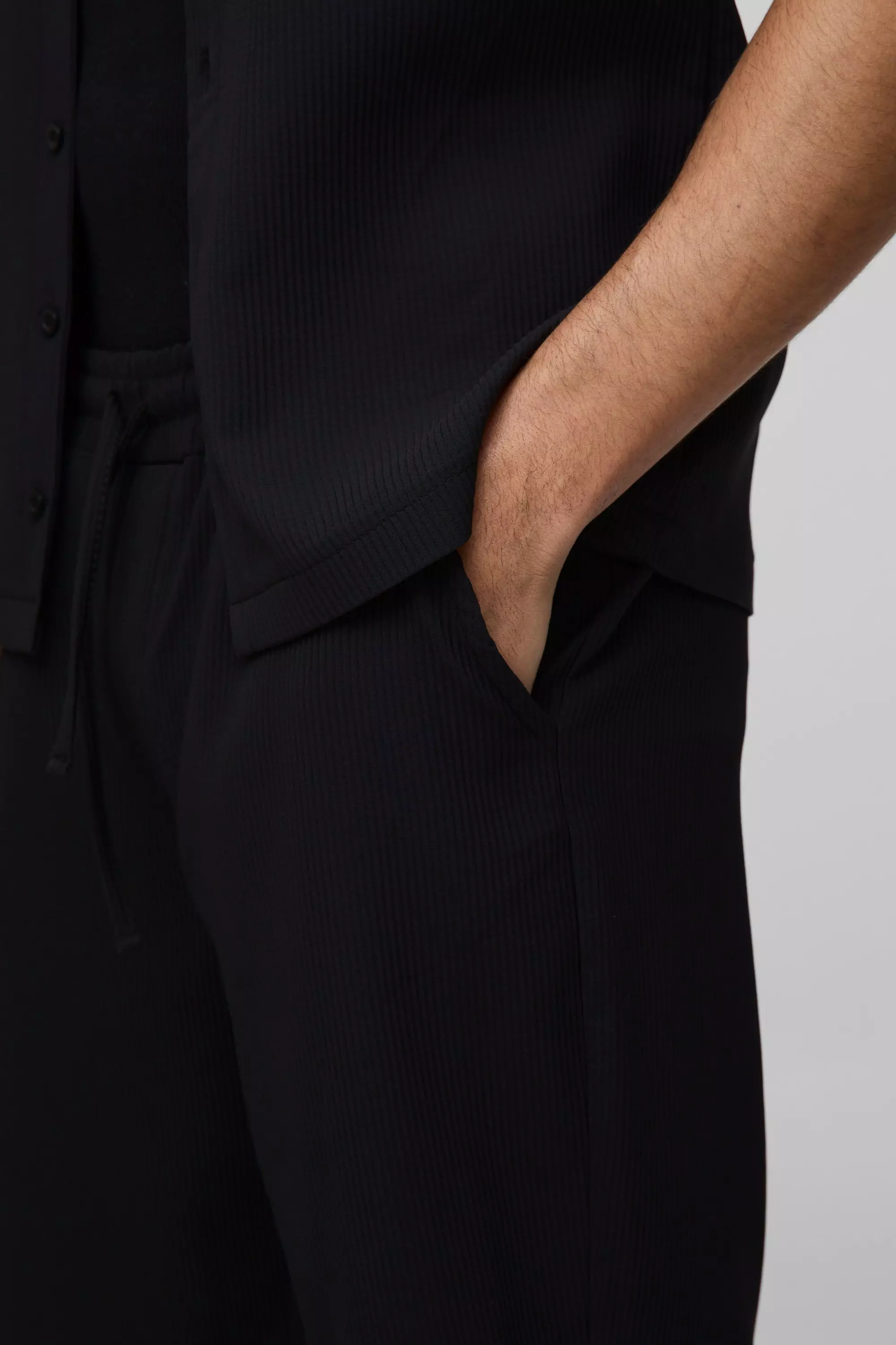 Black Pleated Elasticated Waist Jort alternative image