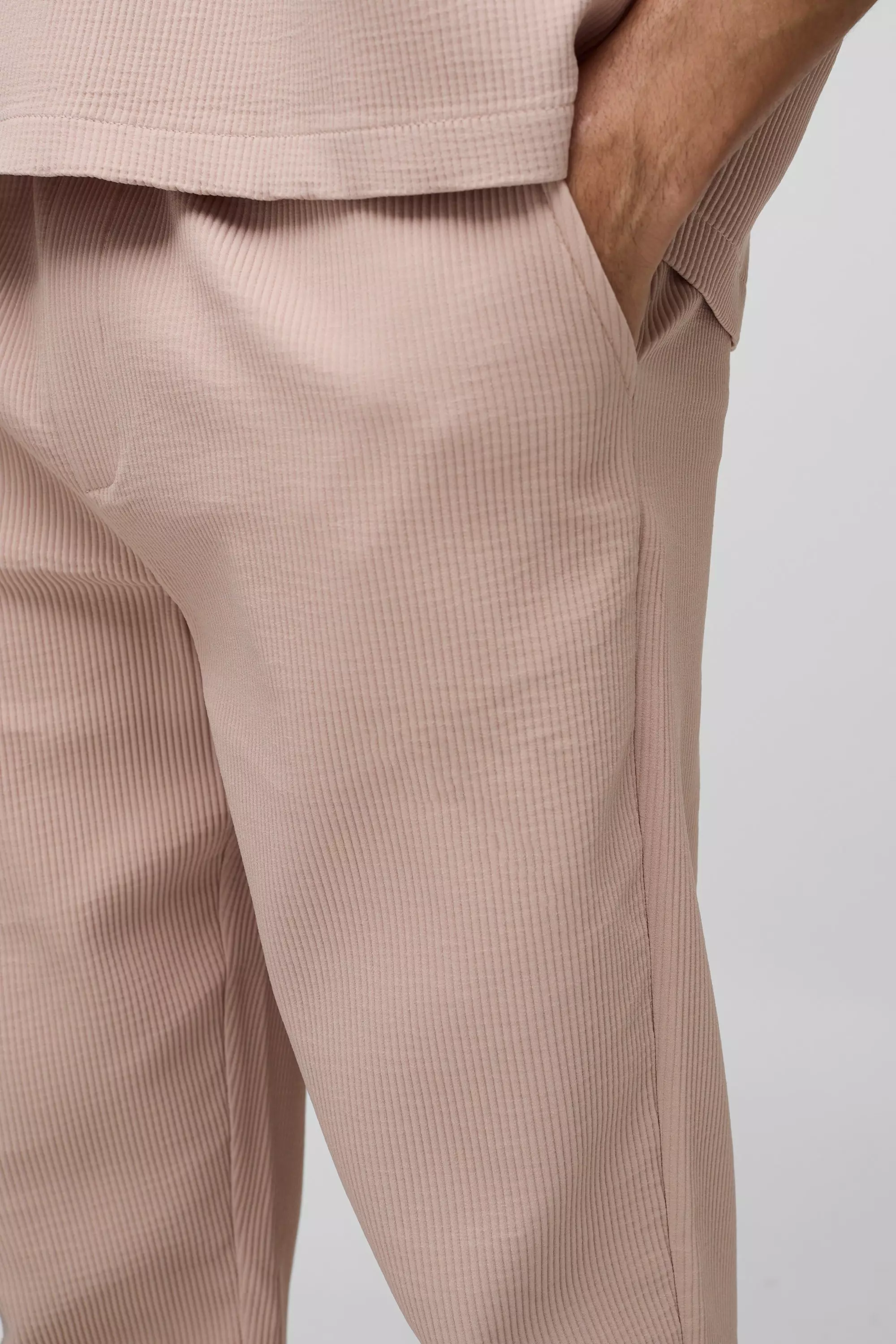 Slim-Fit Hose mit elastischem Bund, Taupe alternatives Bild