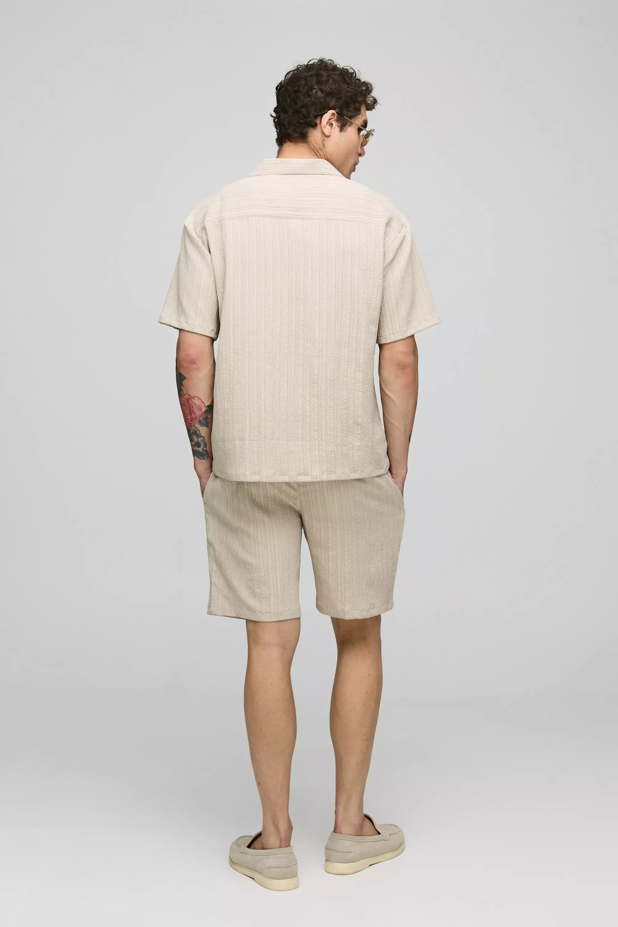 Kurzärmliges strukturiertes Oversize Hemd & Shorts, Stone alternatives Bild