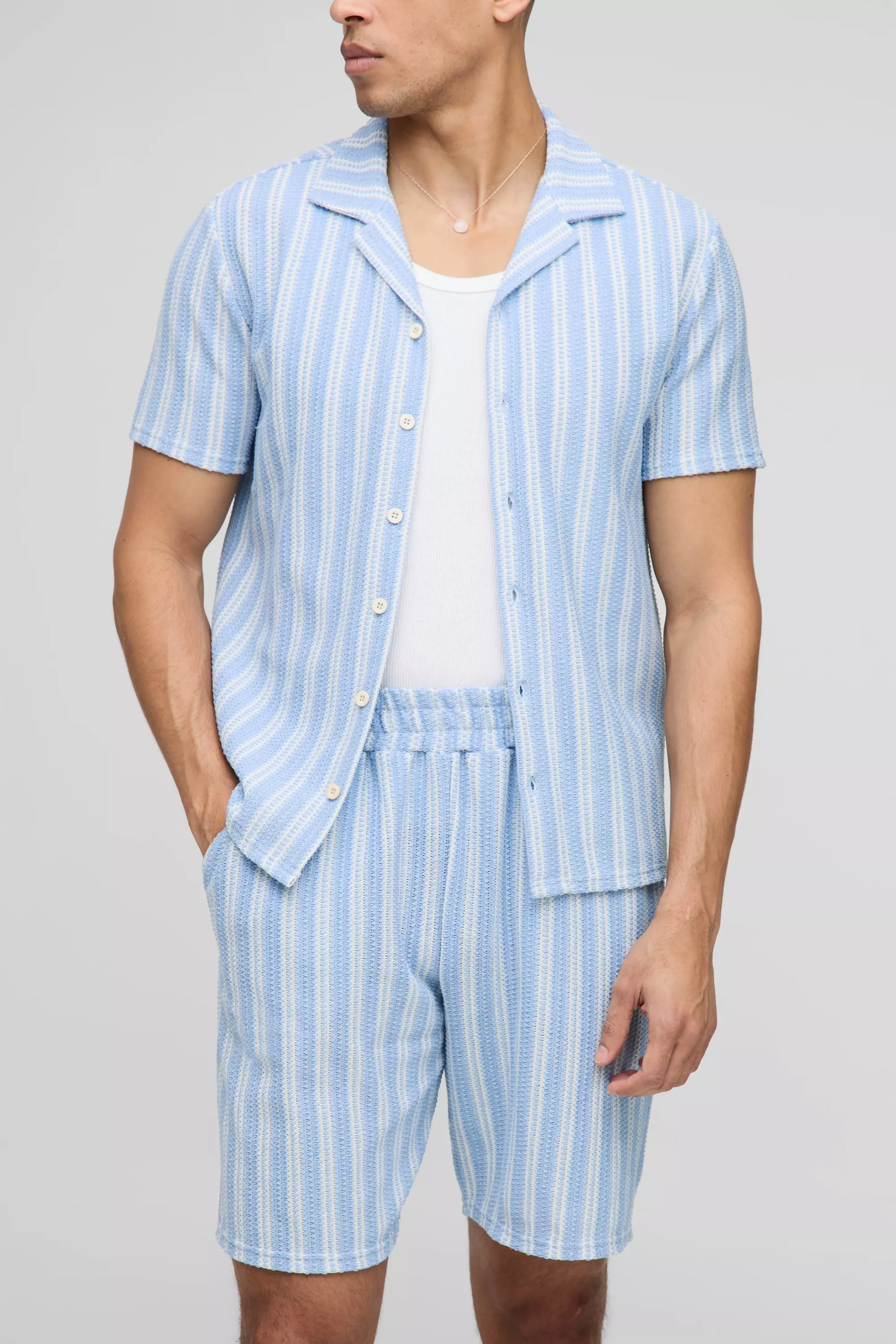 Ensemble texturé avec chemise rayée et short, Ecru autre image