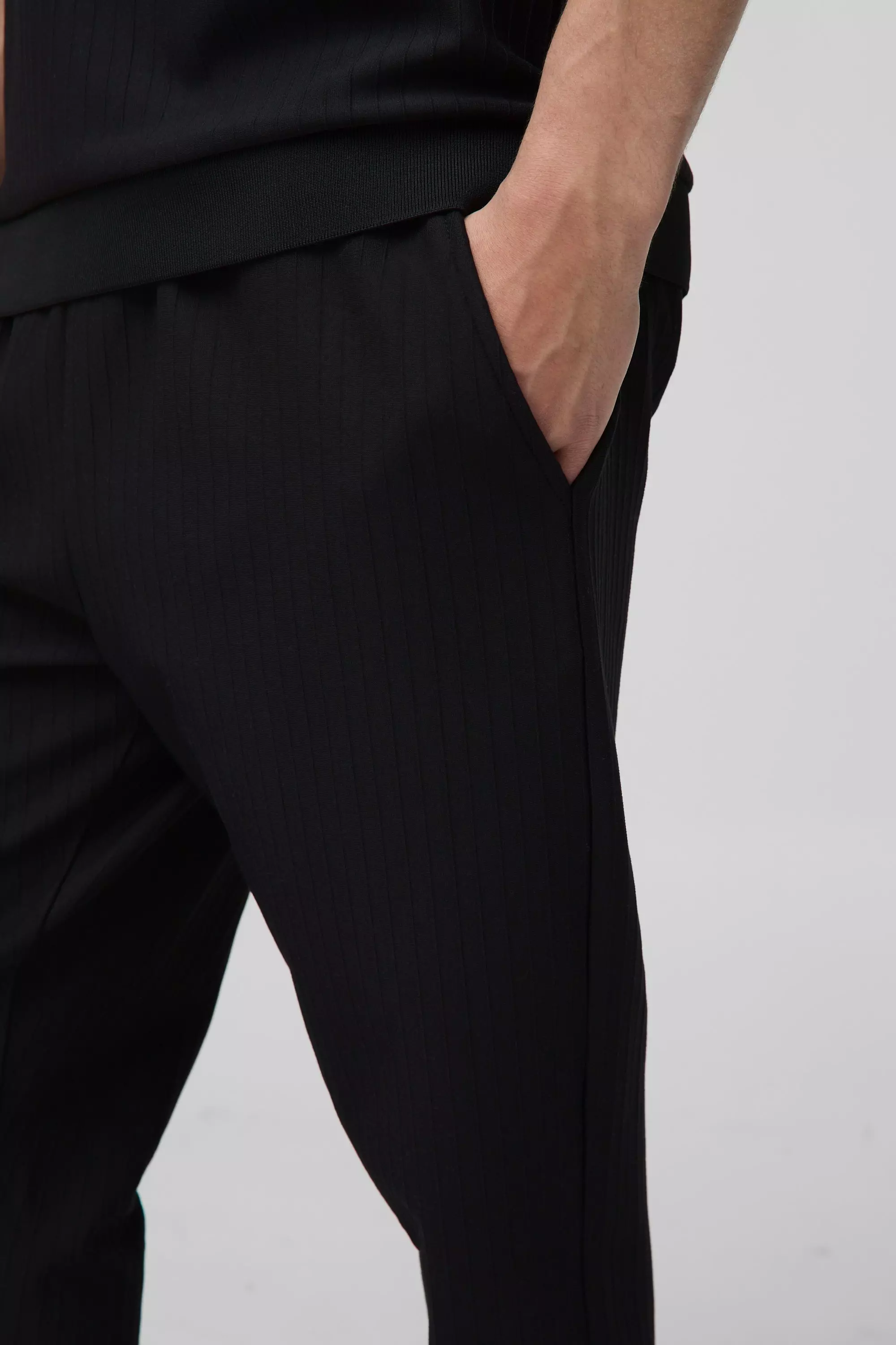 Black Slim Fit Textured Stripe Tapered Sweatpants alternative image