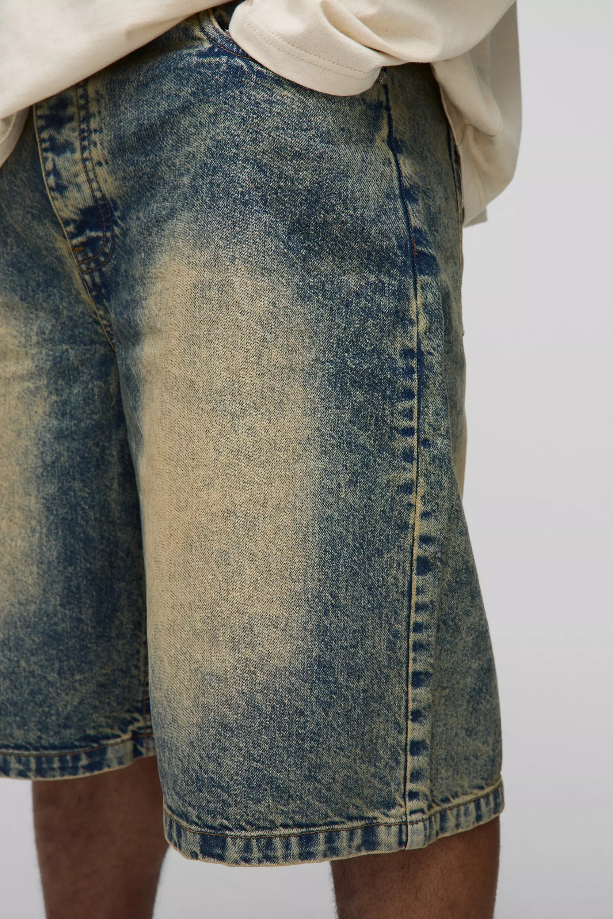 Green Plus Relaxed Fit Extreme Tinted Wash Jorts alternative image