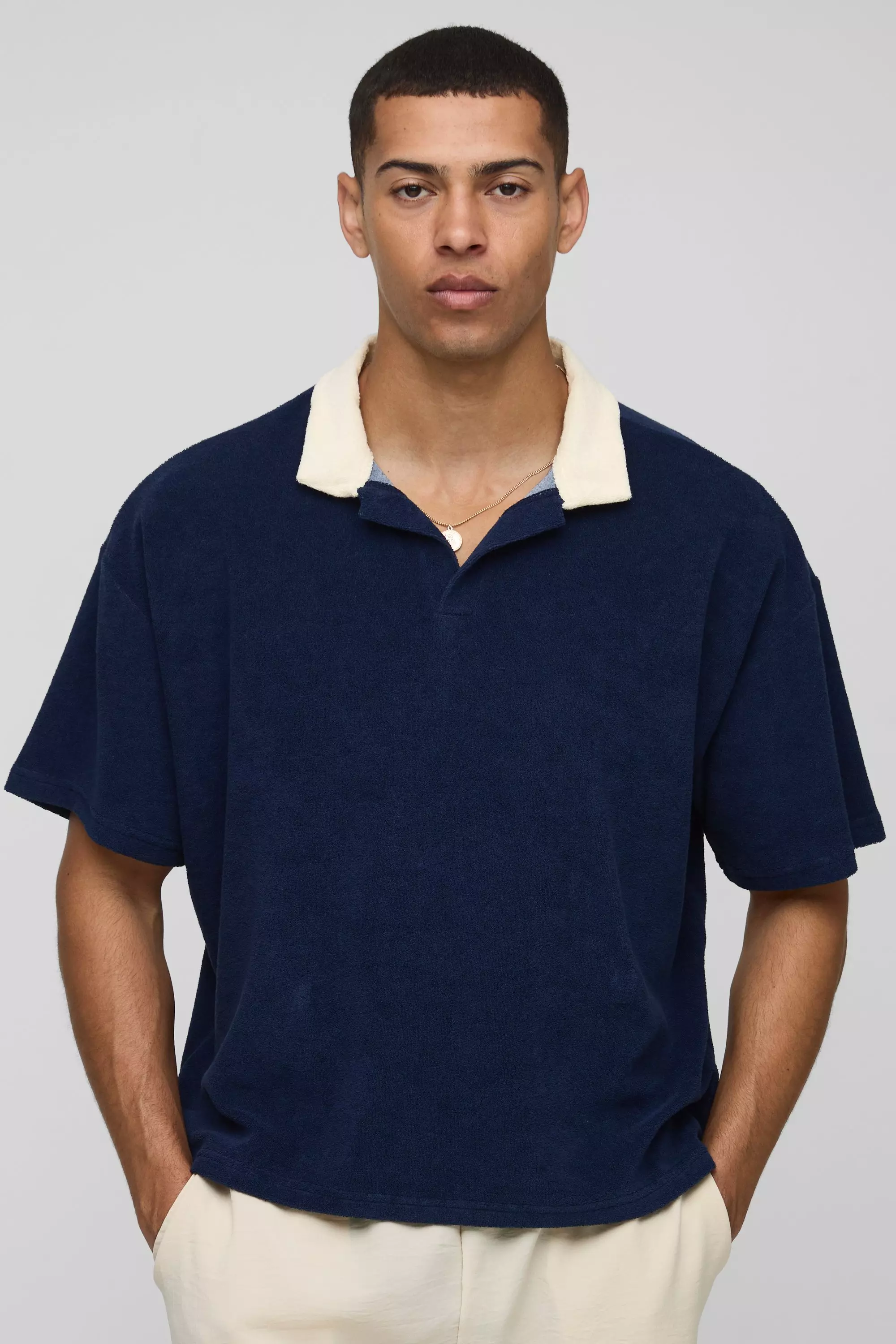 Polo oversize à col V en tissu éponge, Navy autre image