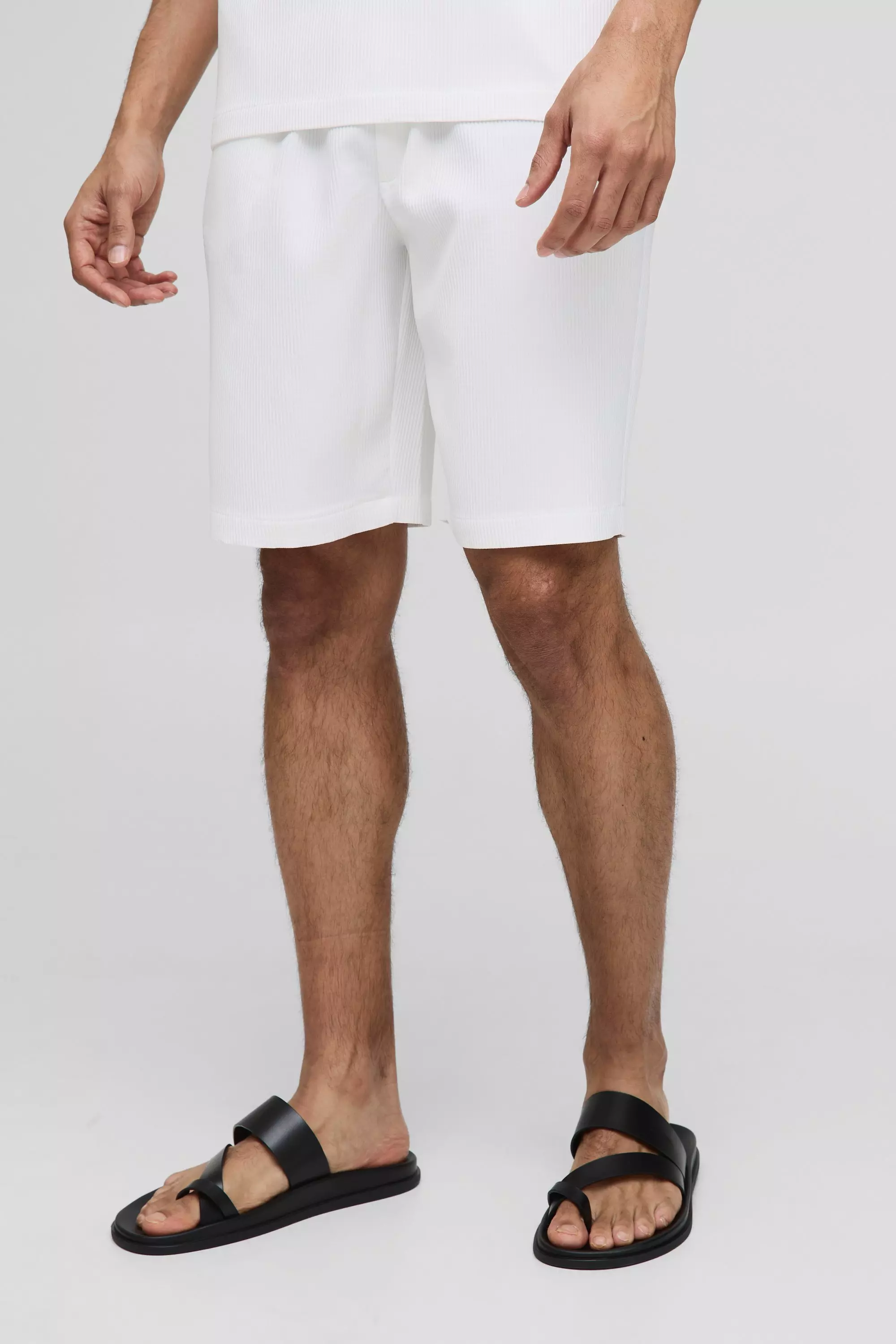 Ecru Geplooide Elastische Baggy Shorts alternatieve afbeelding