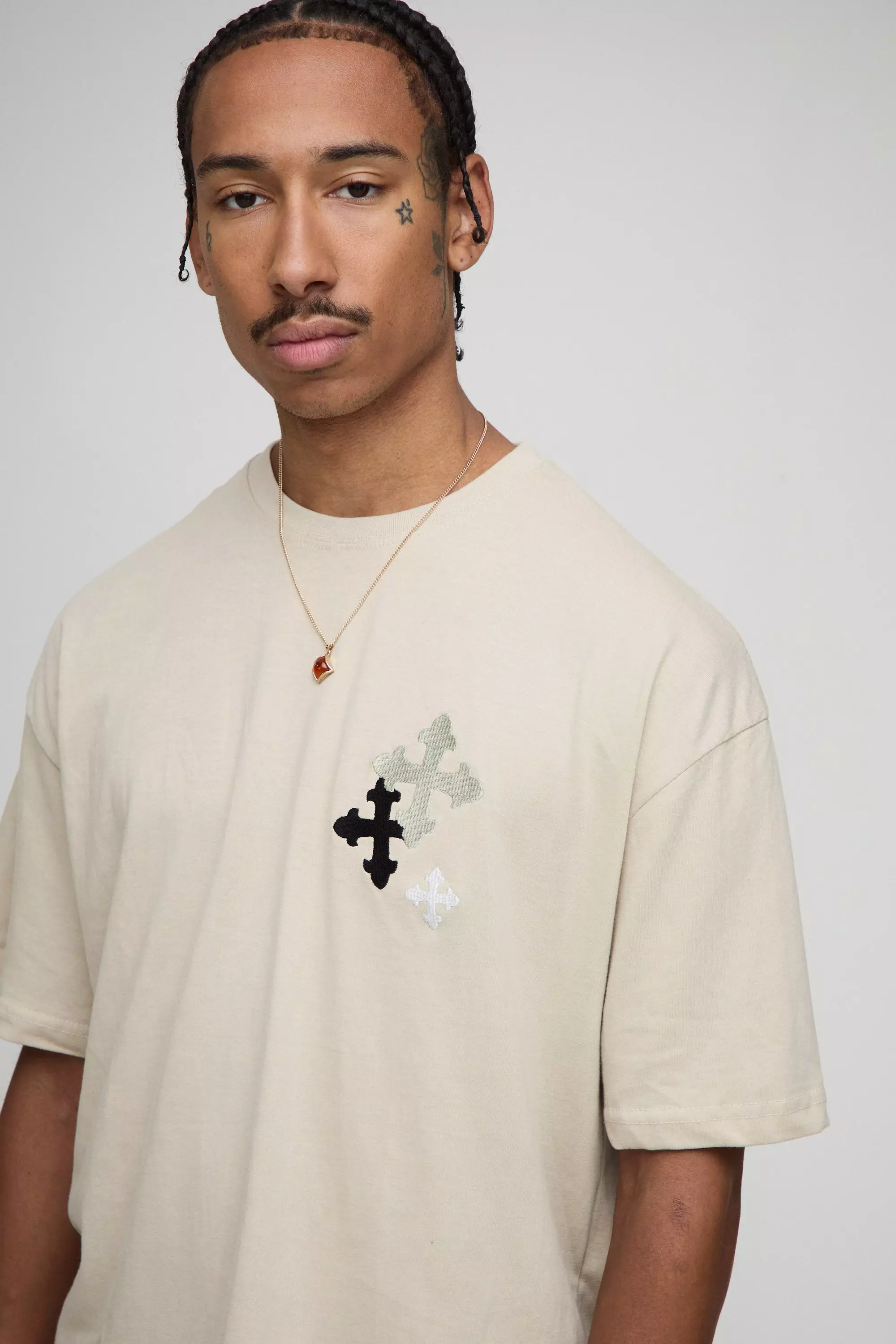 Oversized Boxy Embroidered Cross T-Shirt | boohooMAN USA