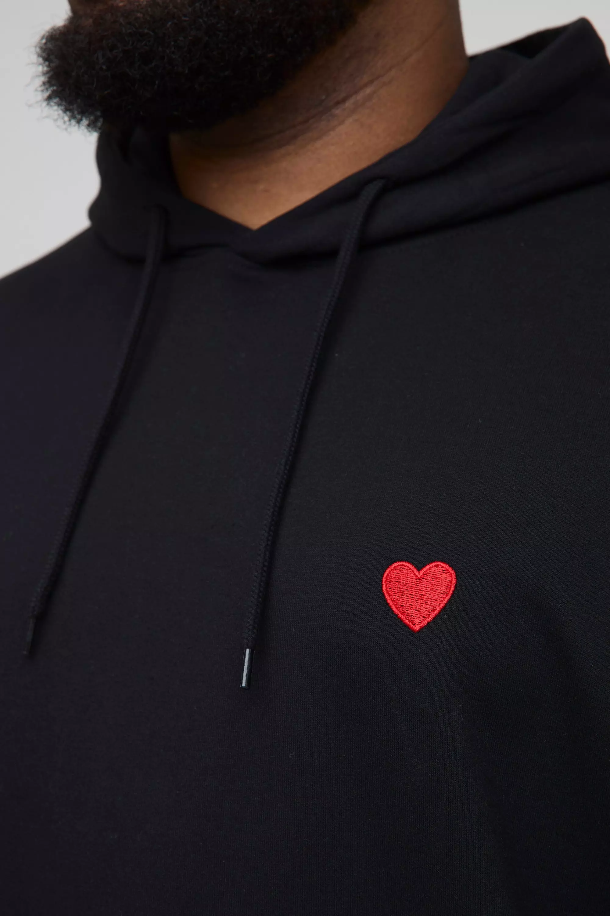 Black Plus Geborduurde Hartjes Hoodie alternatieve afbeelding