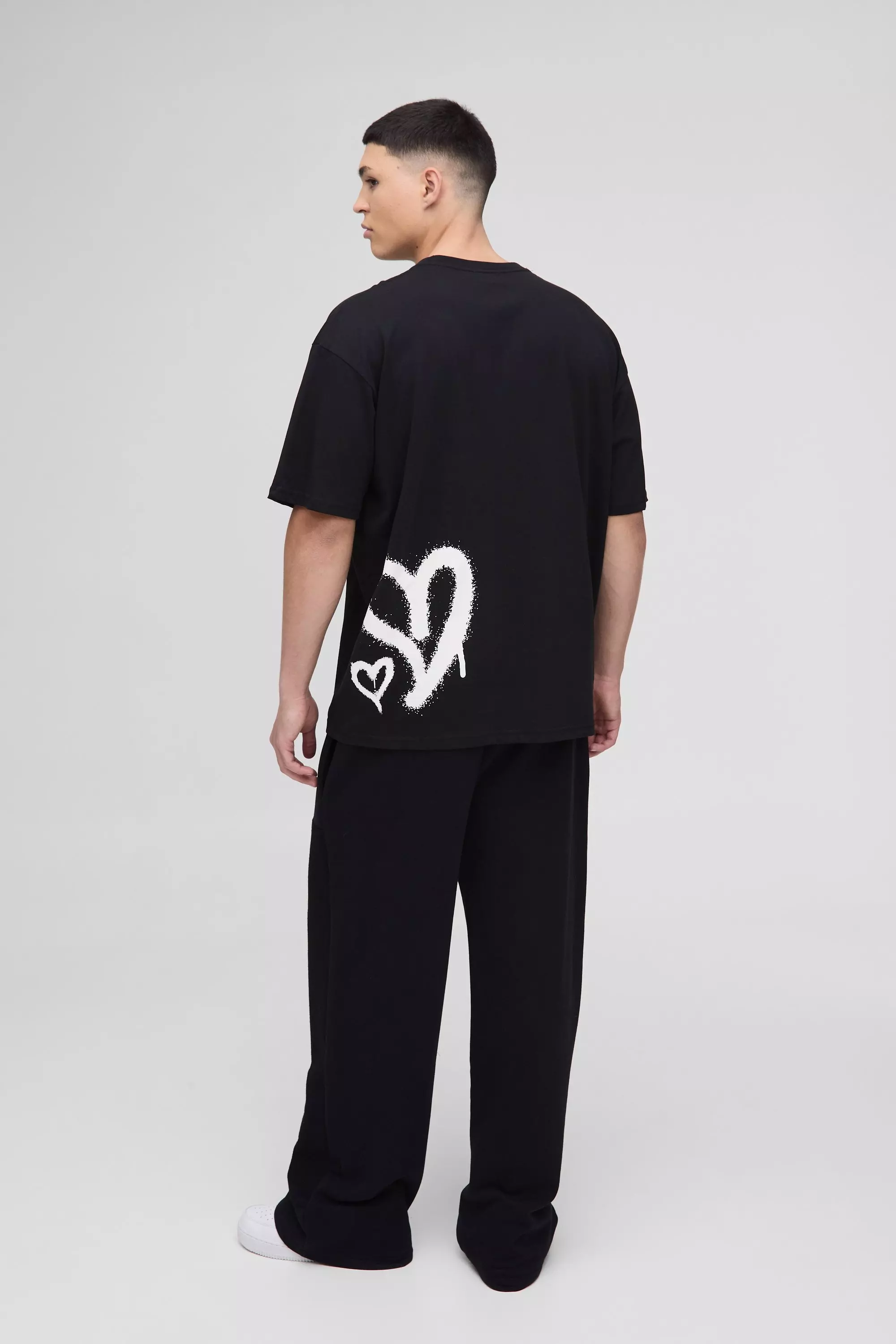 Oversized Graffiti Heart Graphic T-Shirt | boohooMAN USA