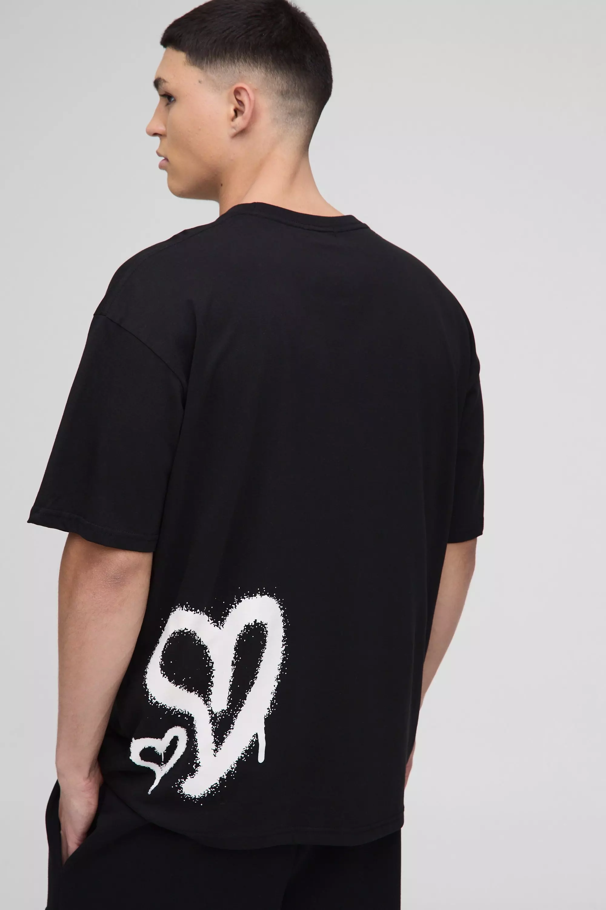 Oversized Graffiti Heart Graphic T-Shirt | boohooMAN USA