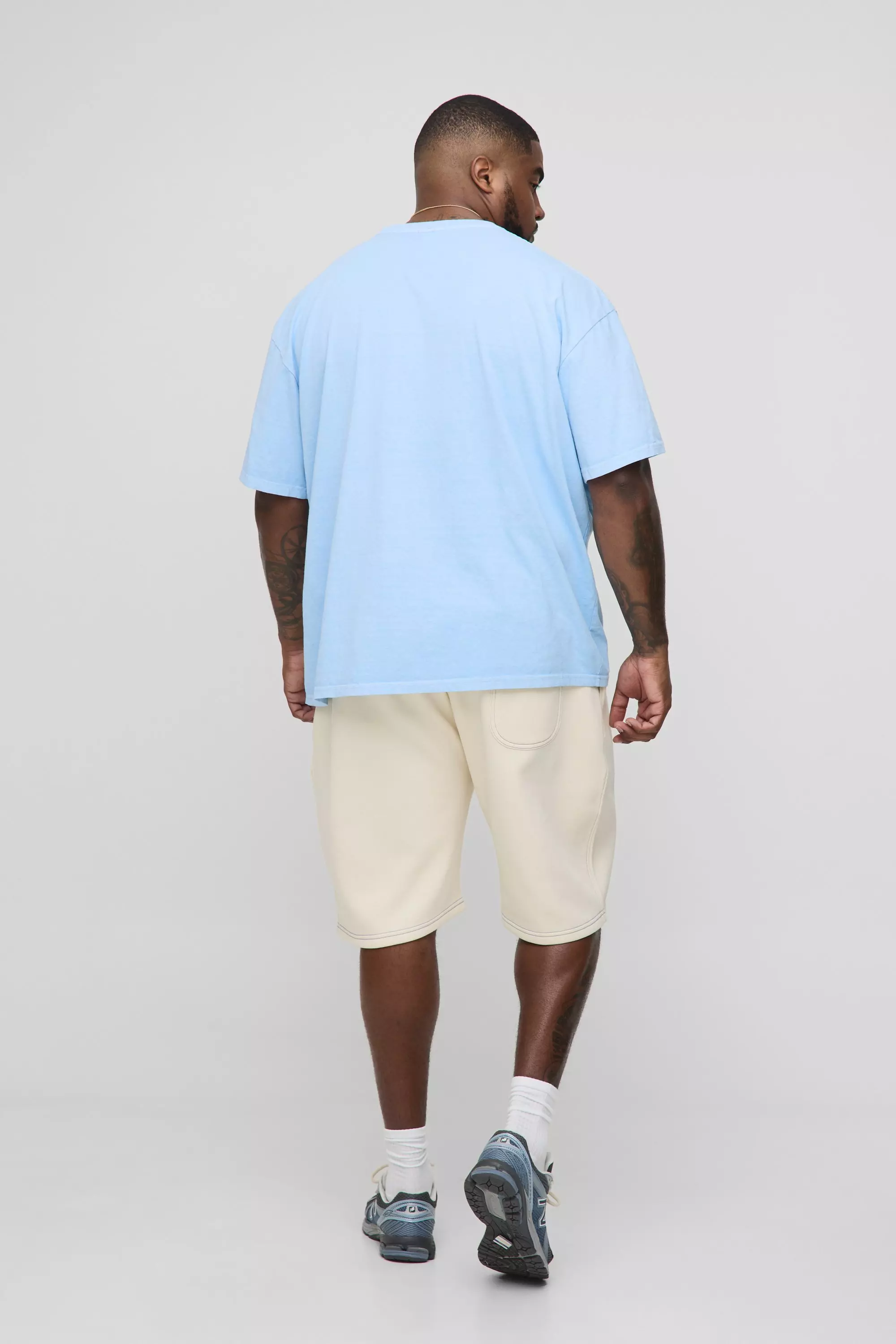 Plus Relaxed Worldwide Contrast Stitch Short | boohooMAN USA