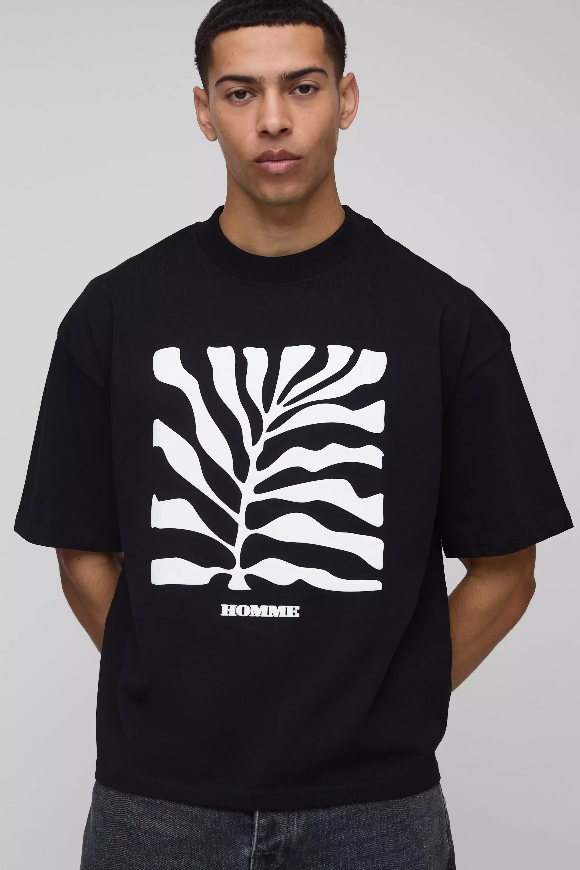 Kastiges Oversize T-Shirt mit Blätter-Print, Black alternatives Bild