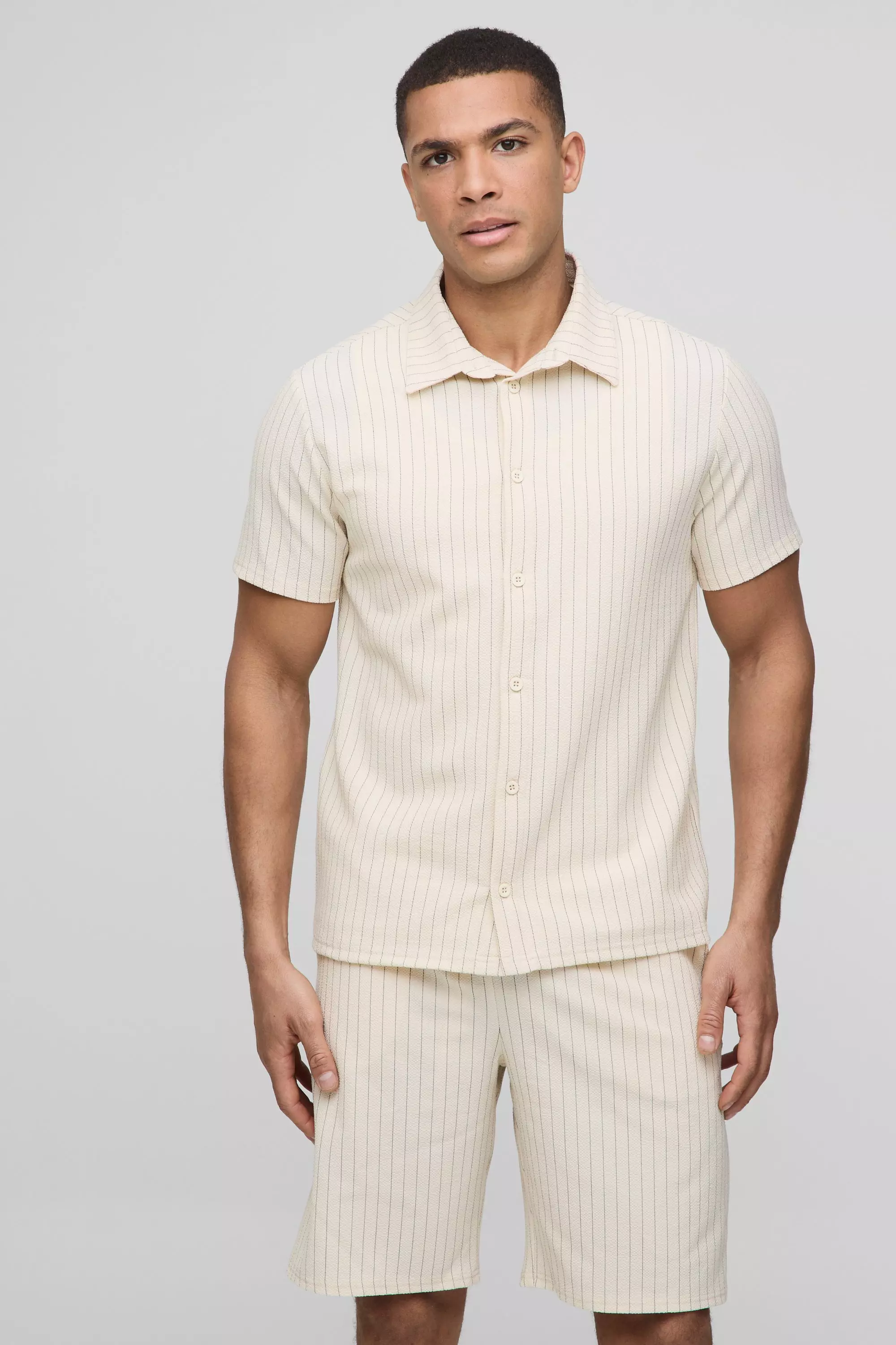 Regular Fit Seersucker Hemd & Shorts mit Nadelstreifen, Ecru alternatives Bild