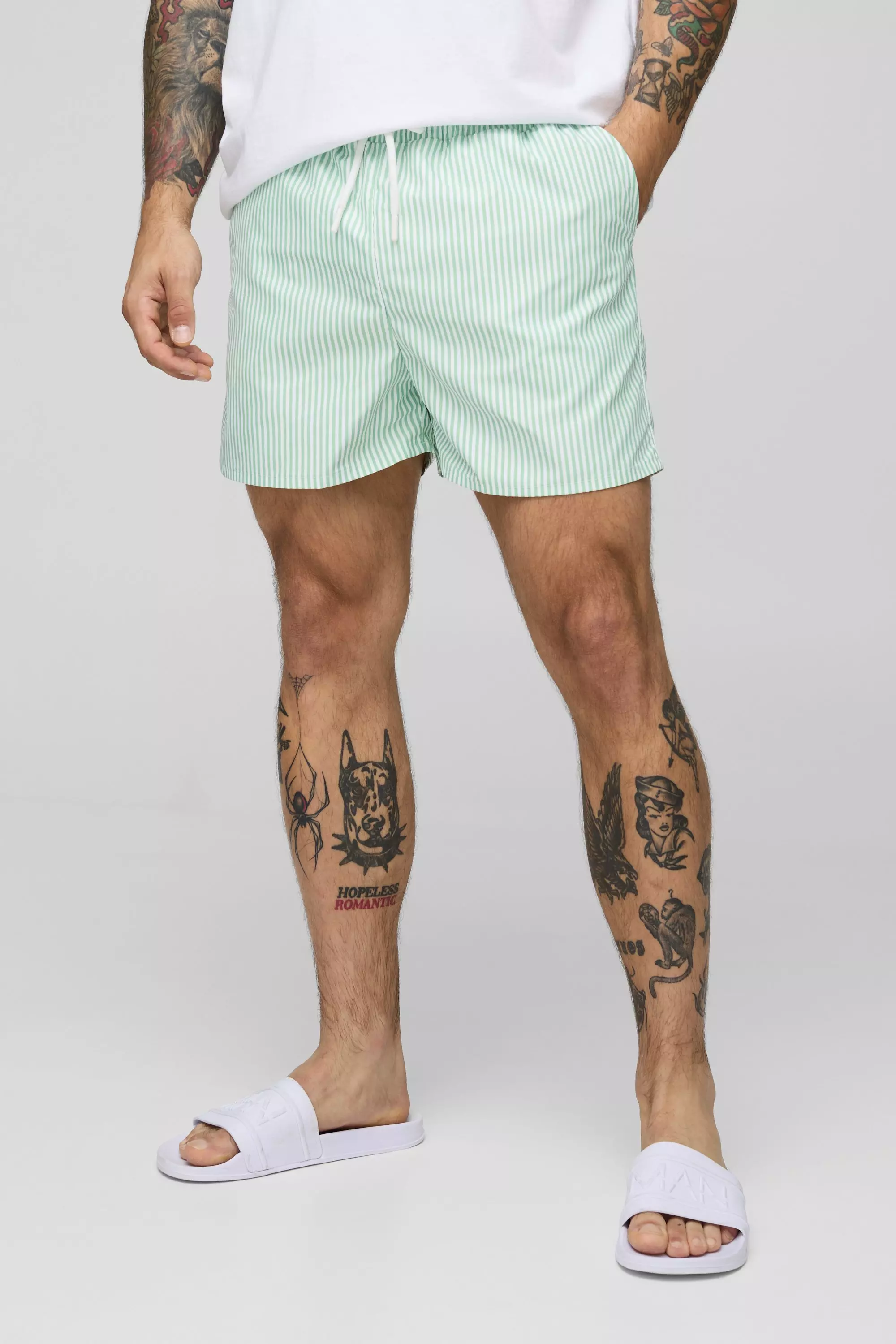 Kurze Badehose mit schmalem Streifen, Sage alternatives Bild