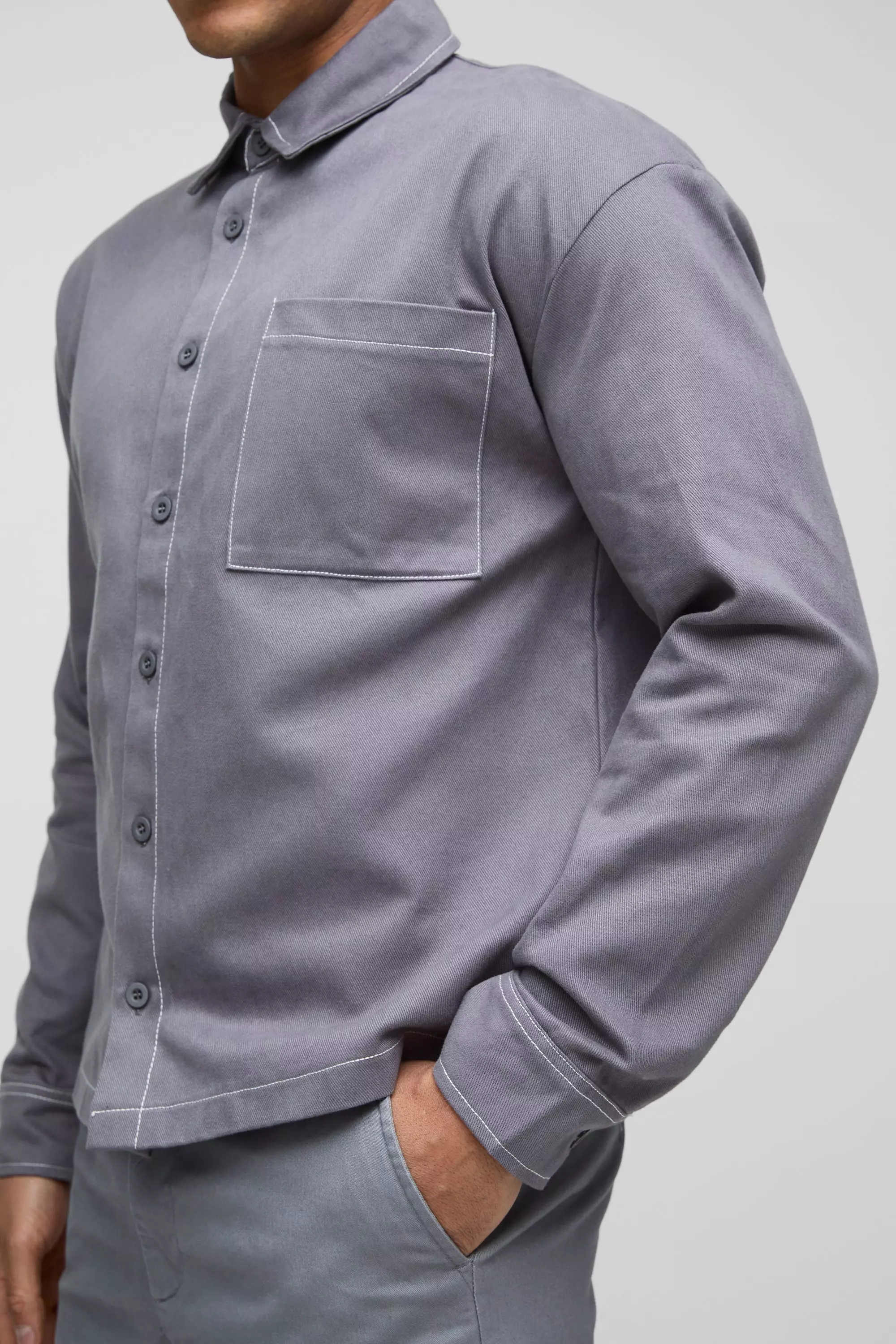 Twill-Overshirt mit Kontrast-Naht, Charcoal alternatives Bild