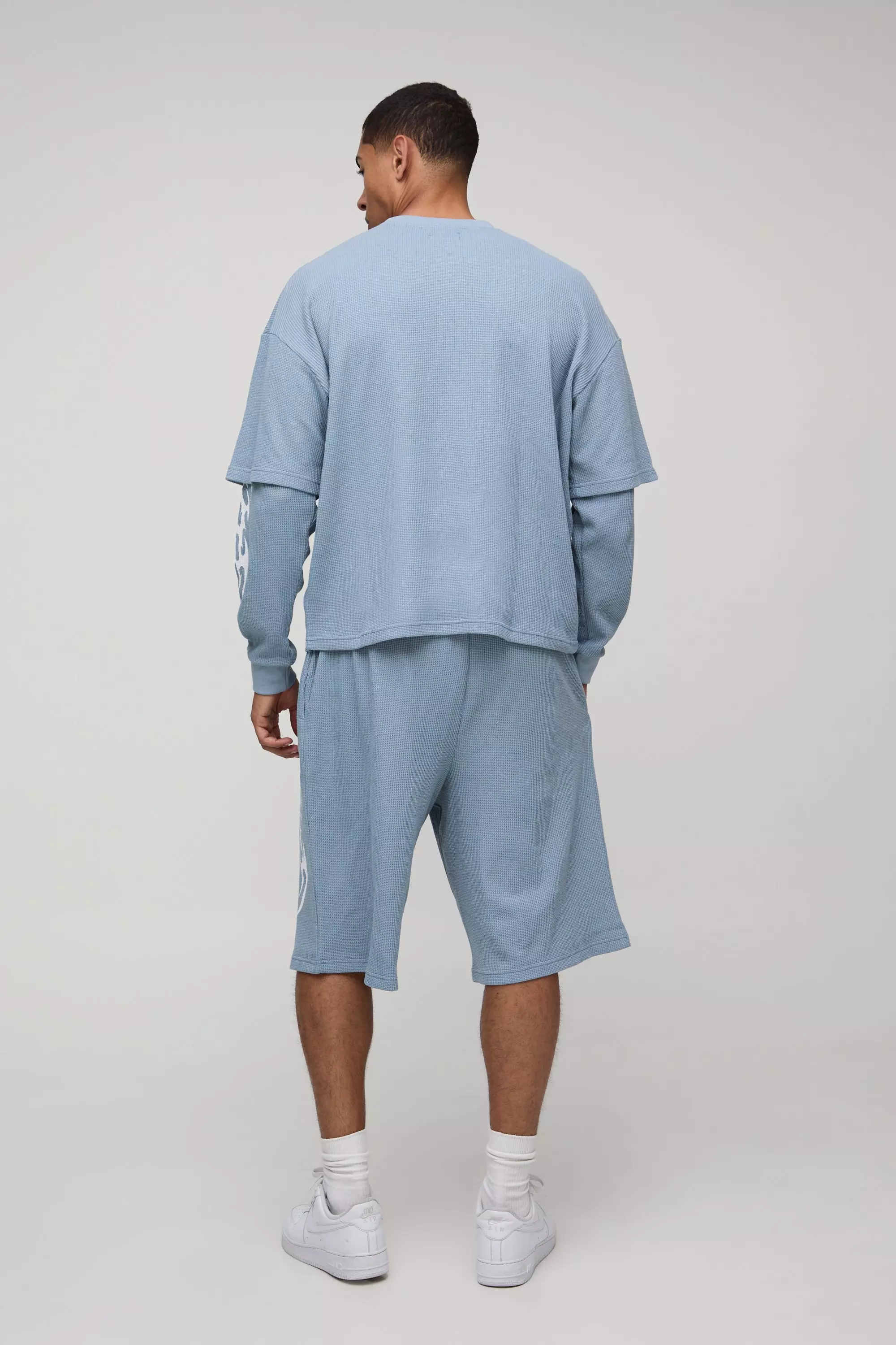 Ensemble oversizeavec t-shirt en tissu gaufré et bermuda | boohooMAN FR