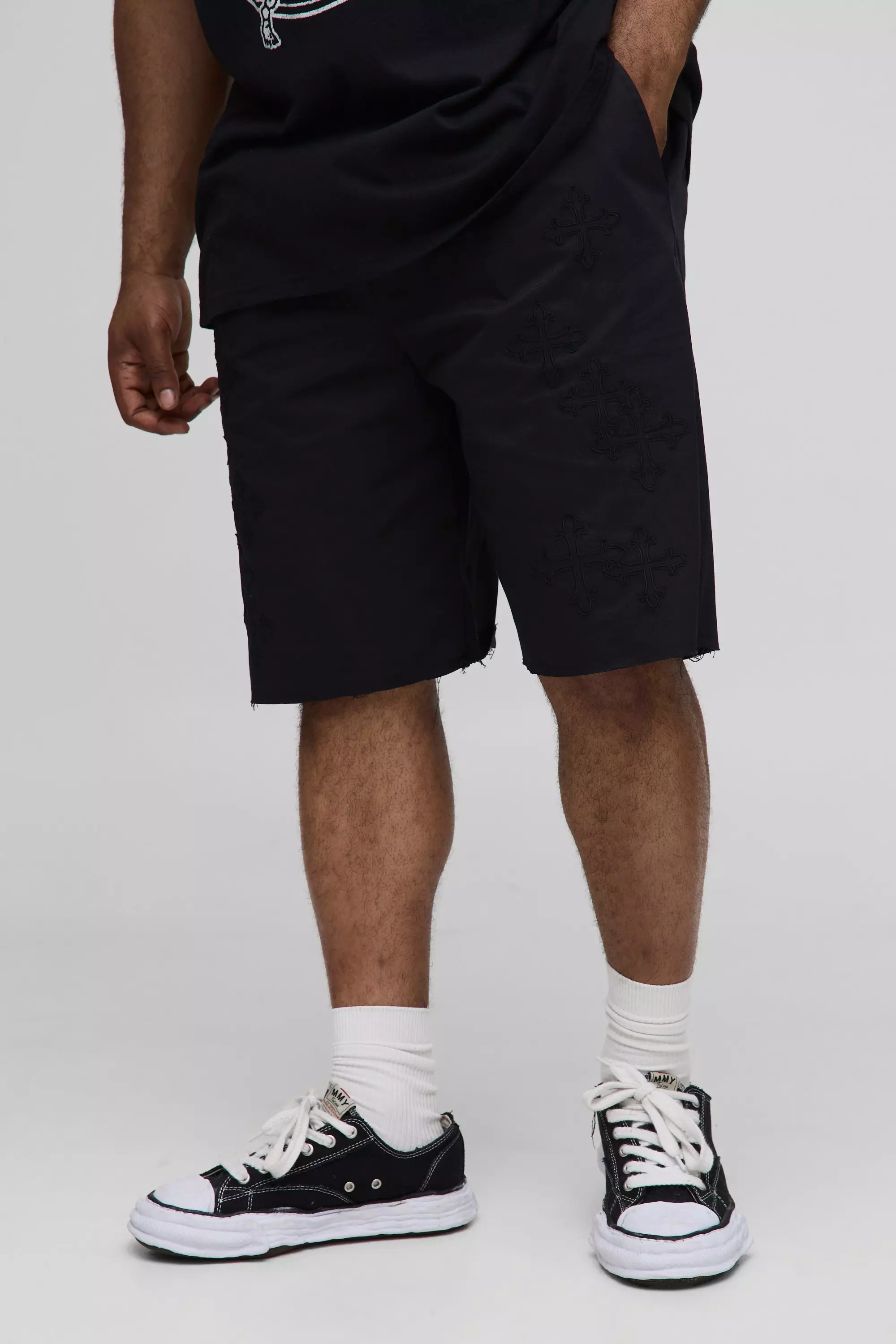 Plus Relaxed Fit Elasticated Waist Applique Shorts Black