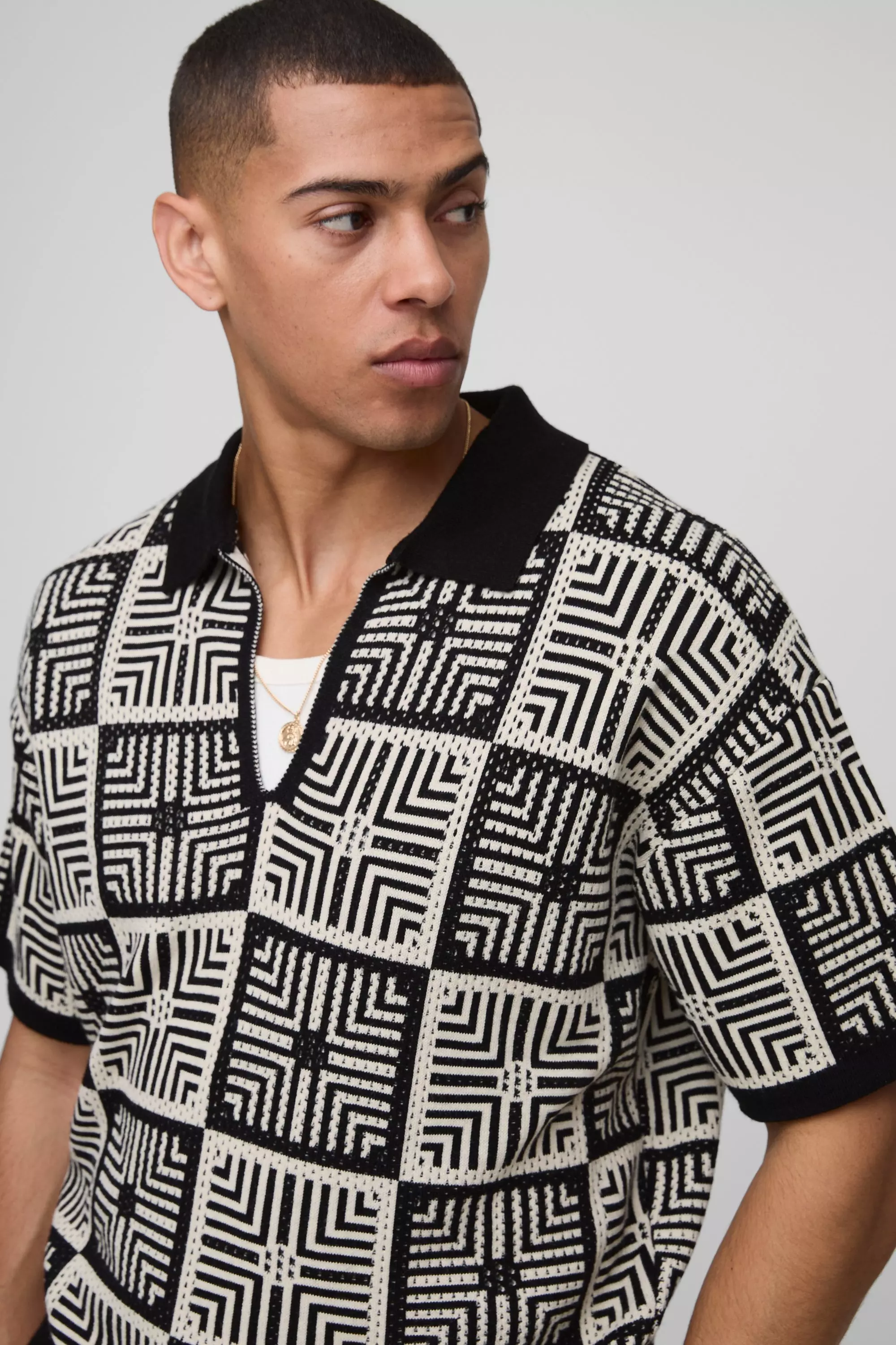 Polo oversize à col V en crochet, Black autre image