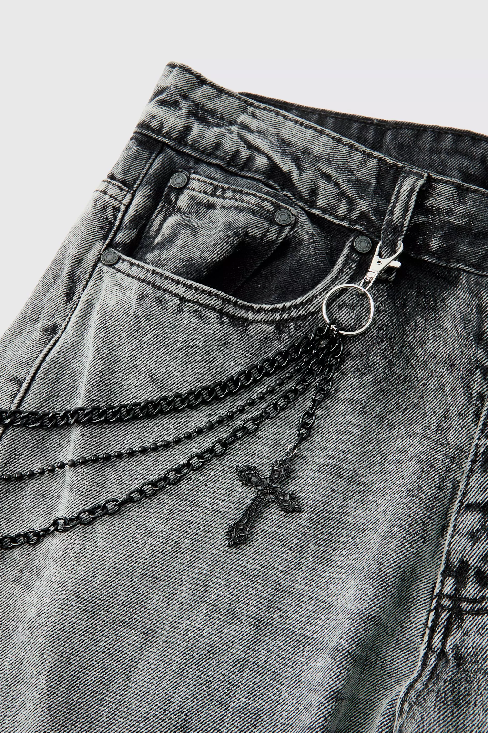 Black Zwarte Jeans Met Gekruiste Ketting alternatieve afbeelding