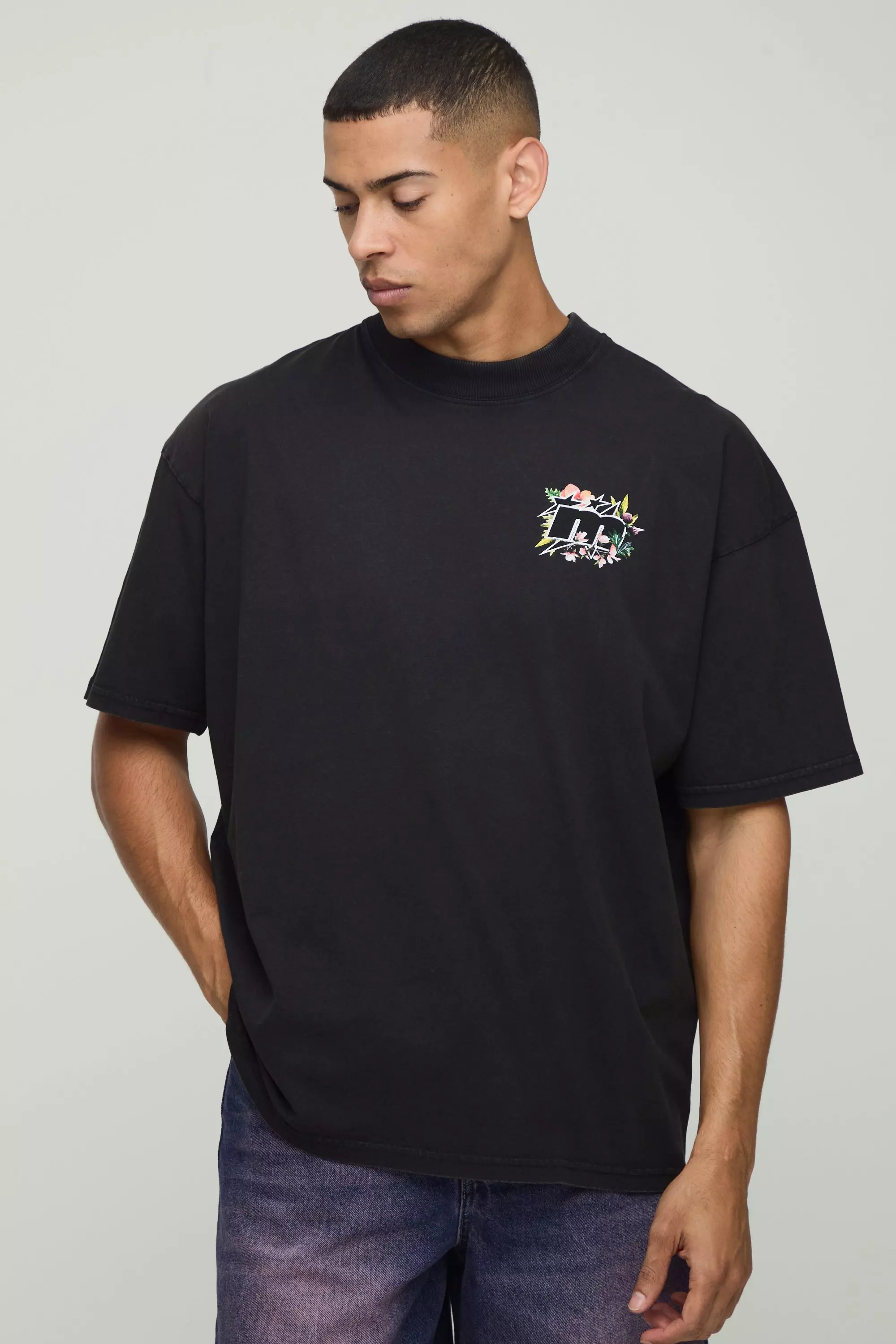 Washed Black Oversized Floral Star T-Shirt | boohooMAN USA