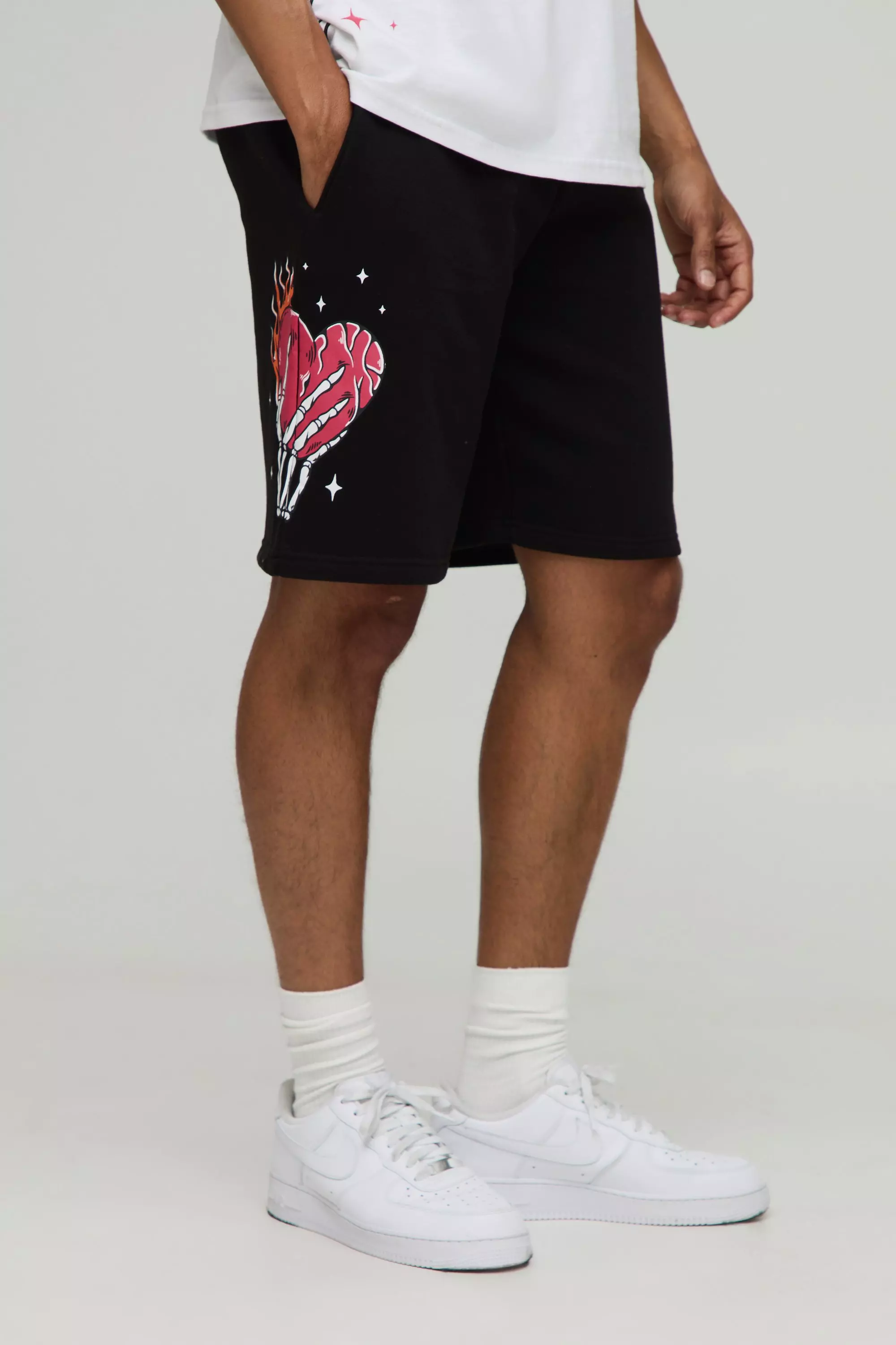 Oversized Mid Length Heart Graphic Shorts | boohooMAN USA