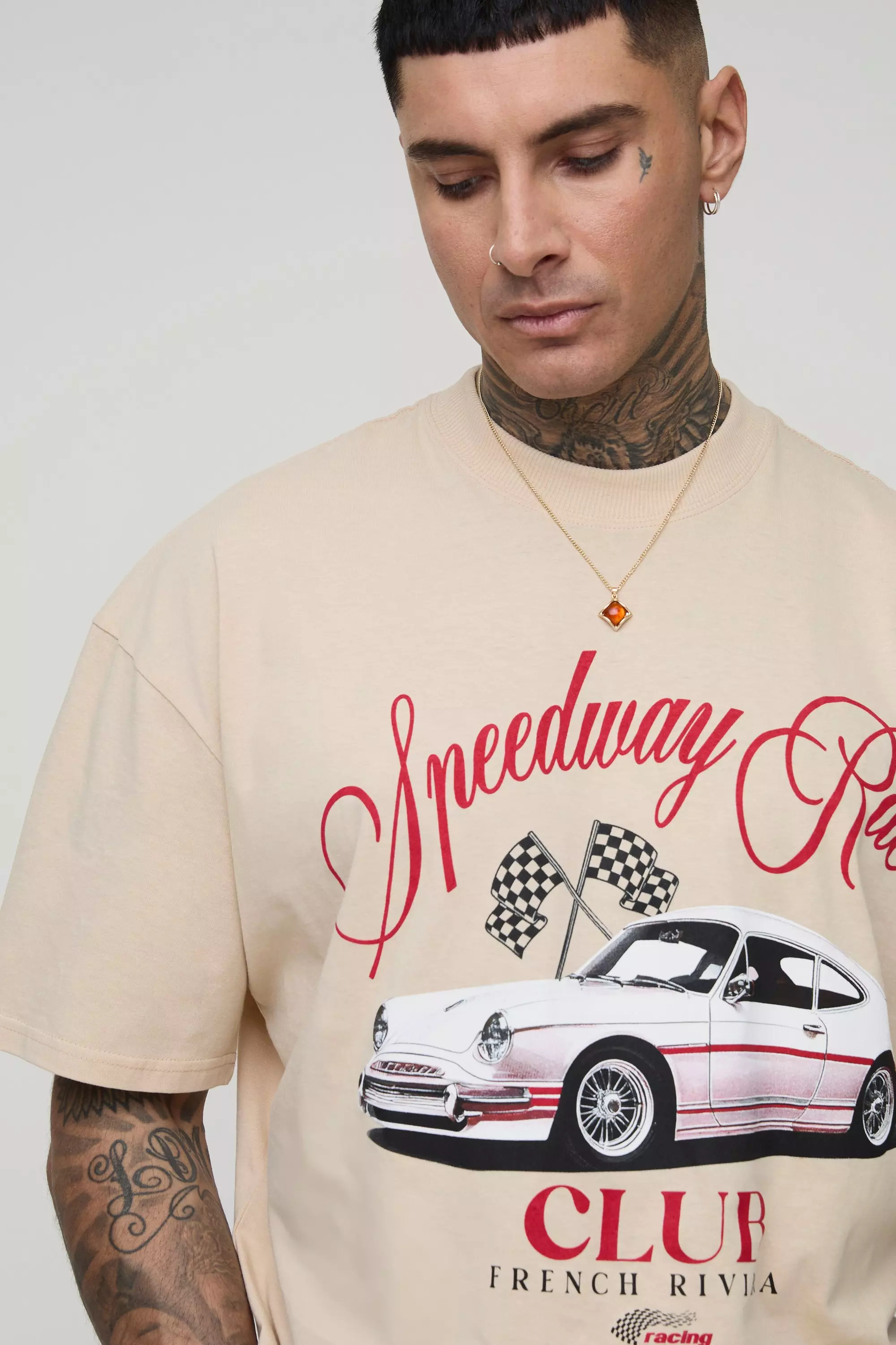 Sand Tall Oversized Vintage Car Print T-Shirt alternative image