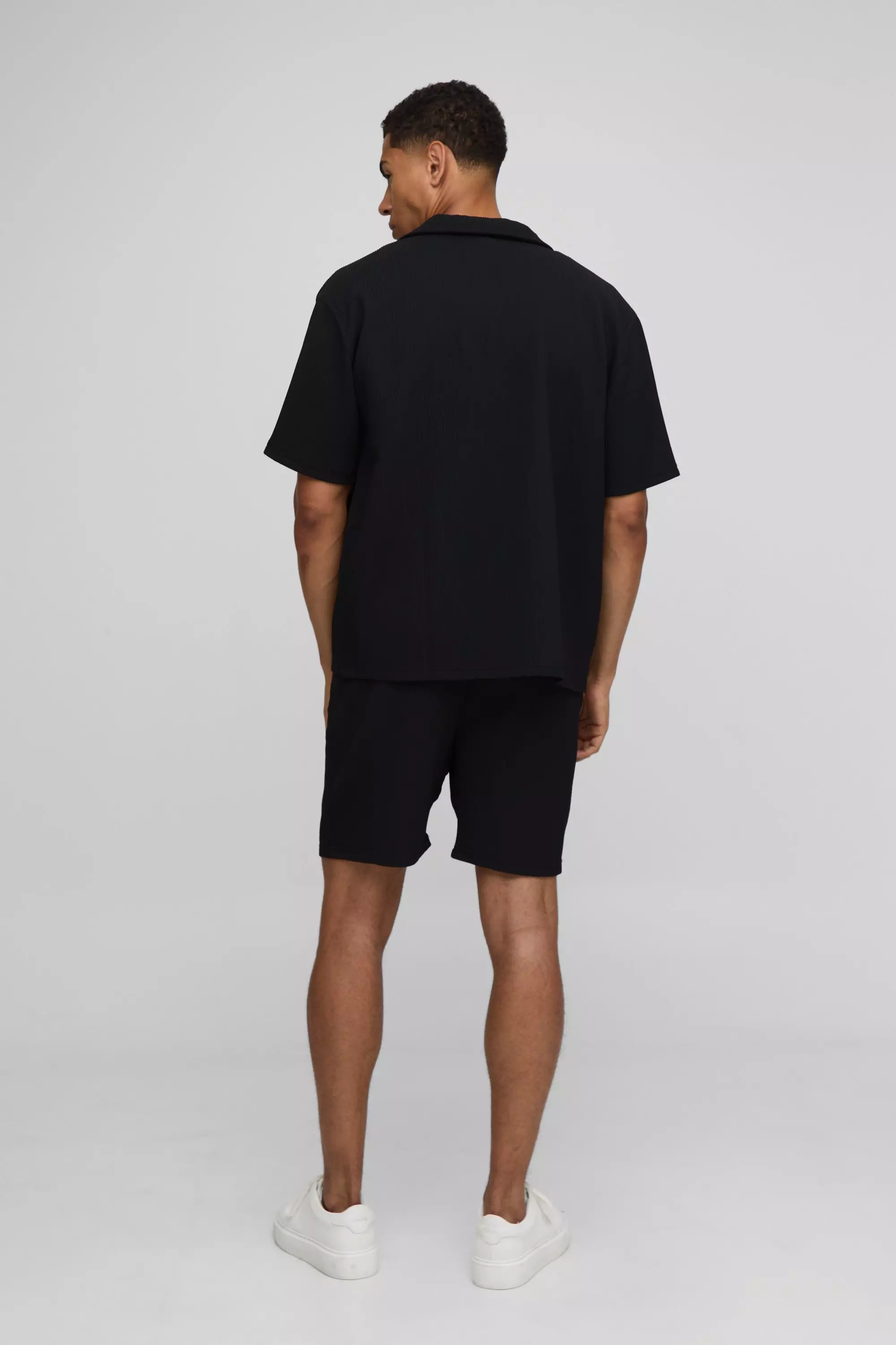 Short Sleeve Revere Oversized Fit Pleated Shirt | boohooMAN USA