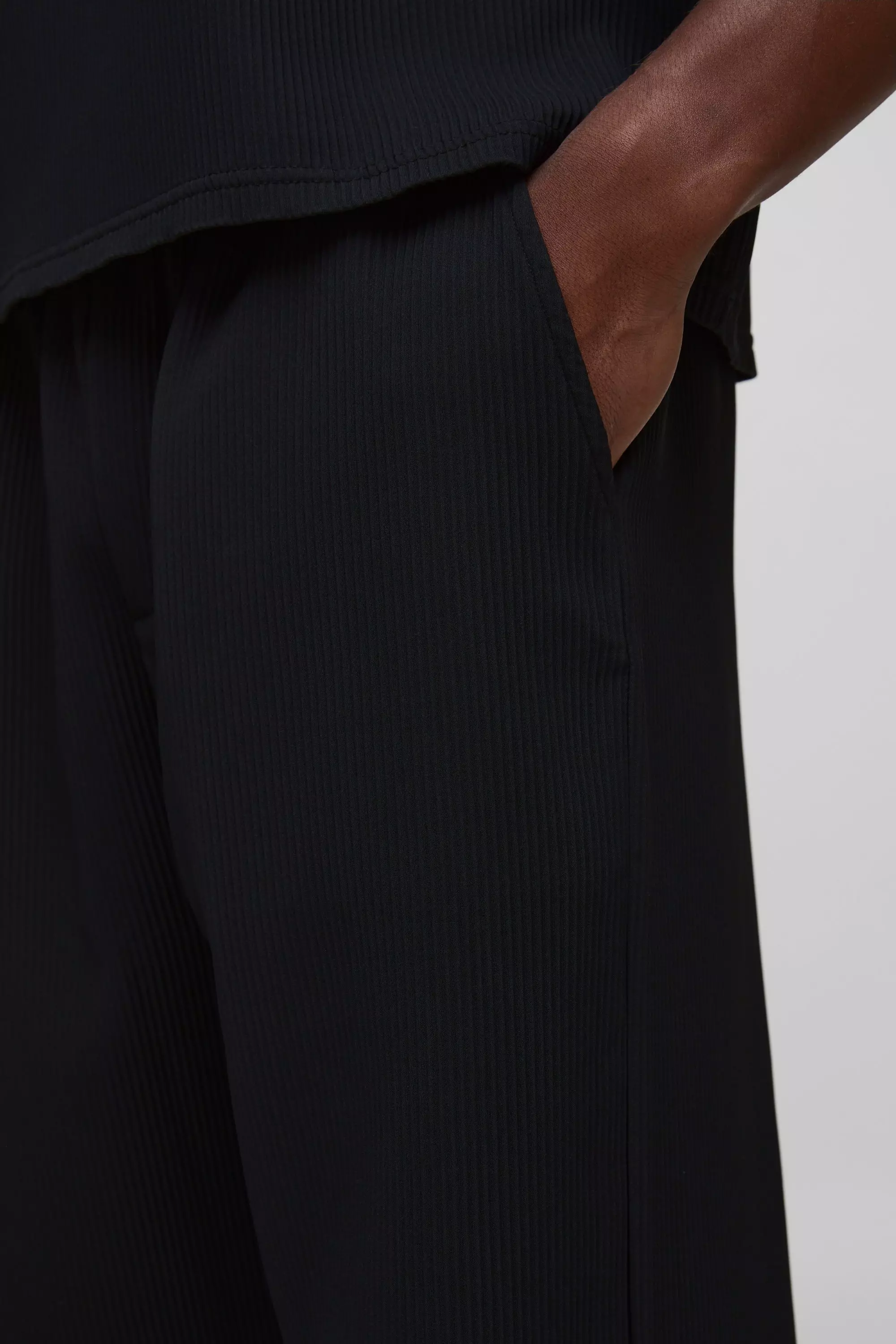 Elasticated Wide Leg Pleated Pants | boohooMAN USA