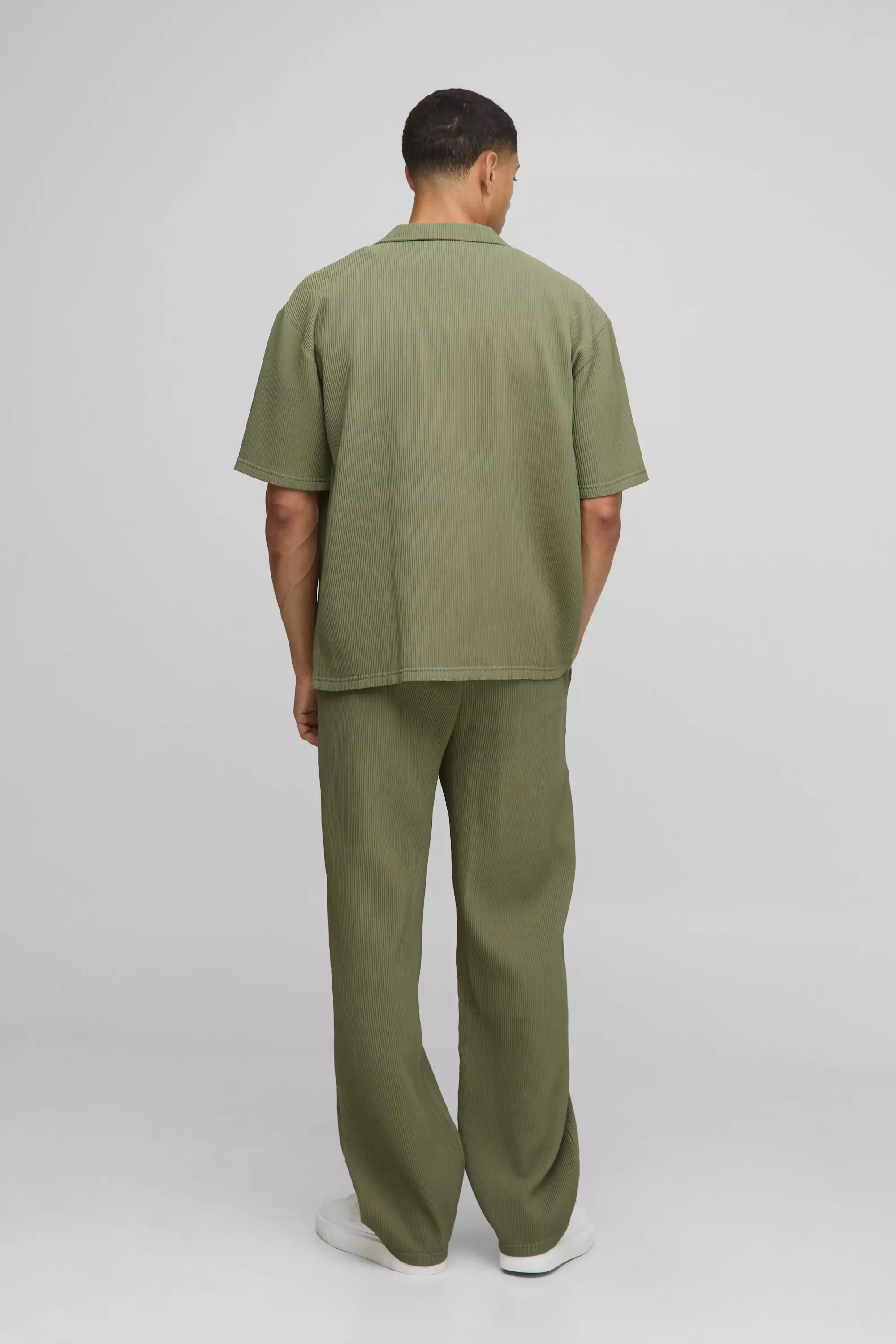 Oversized Short Sleeve Pleated Shirt & Straight Pants | boohooMAN USA