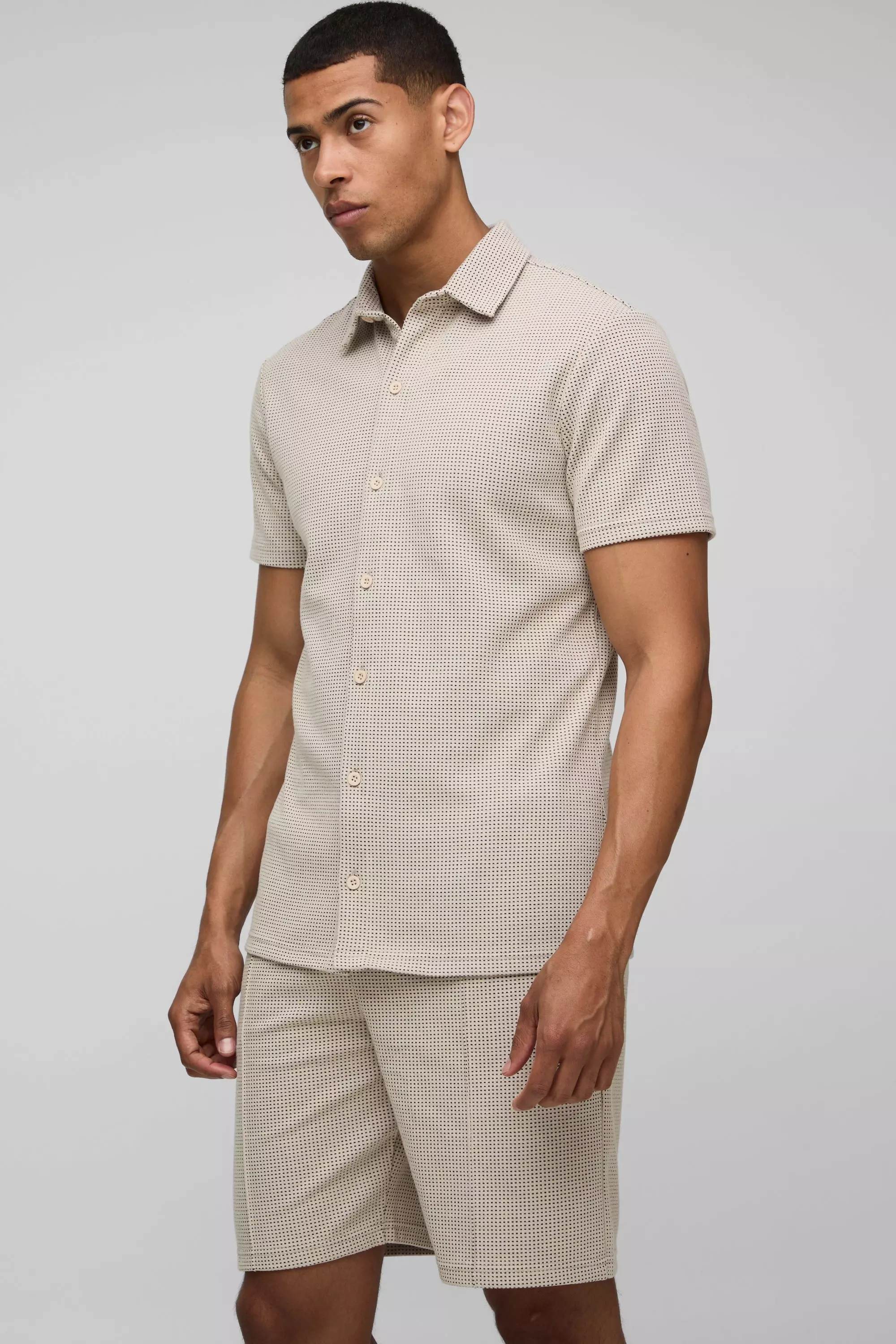 Slim Short Sleeve Collared Shirt & Comfort Pintuck Short Ecru