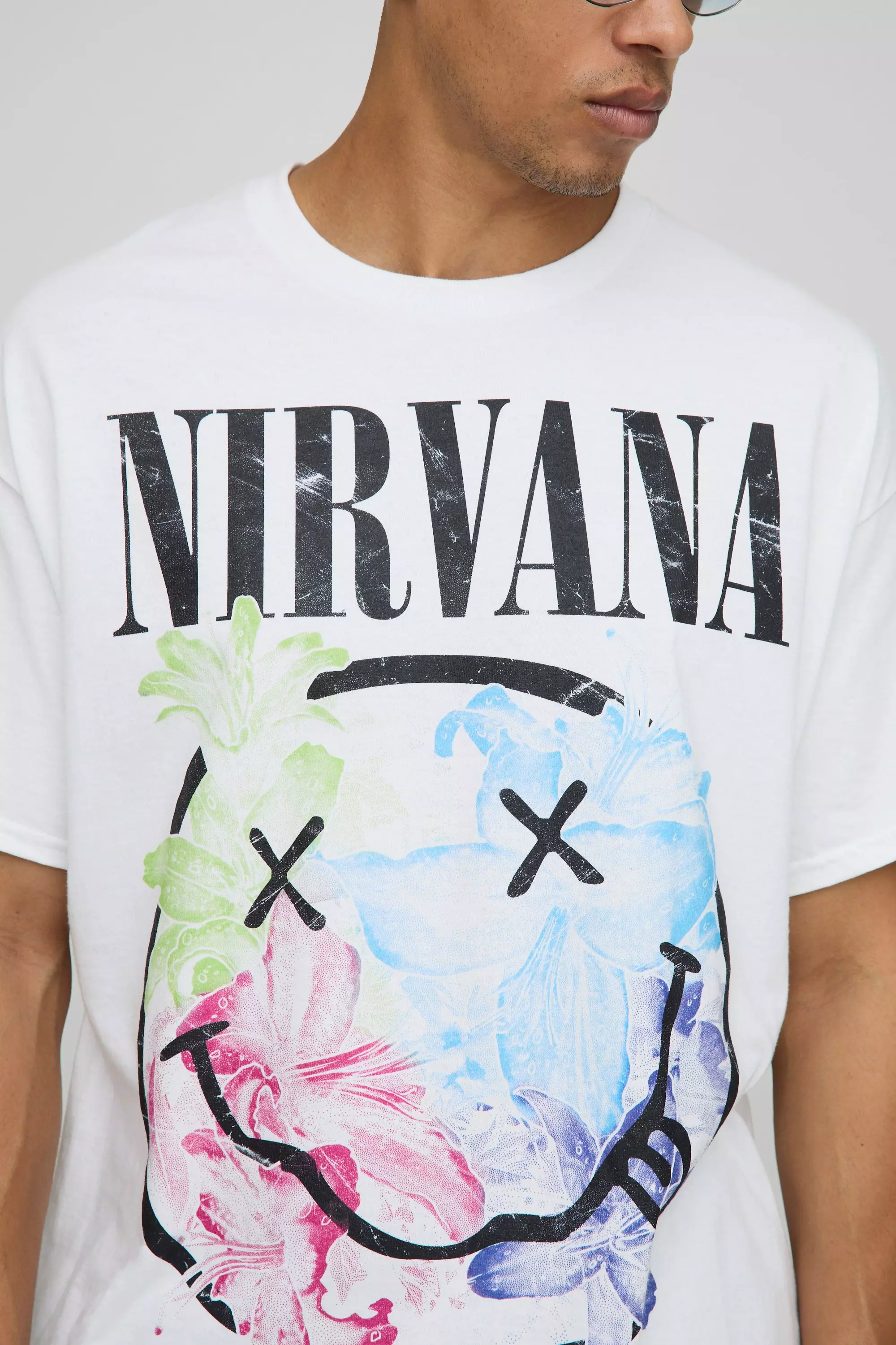 boohoo オーバーサイズ ニルヴァーナ ライセンス Tシャツ Oversized Nirvana Floral Heart License T-Shirt | boohooMAN USA