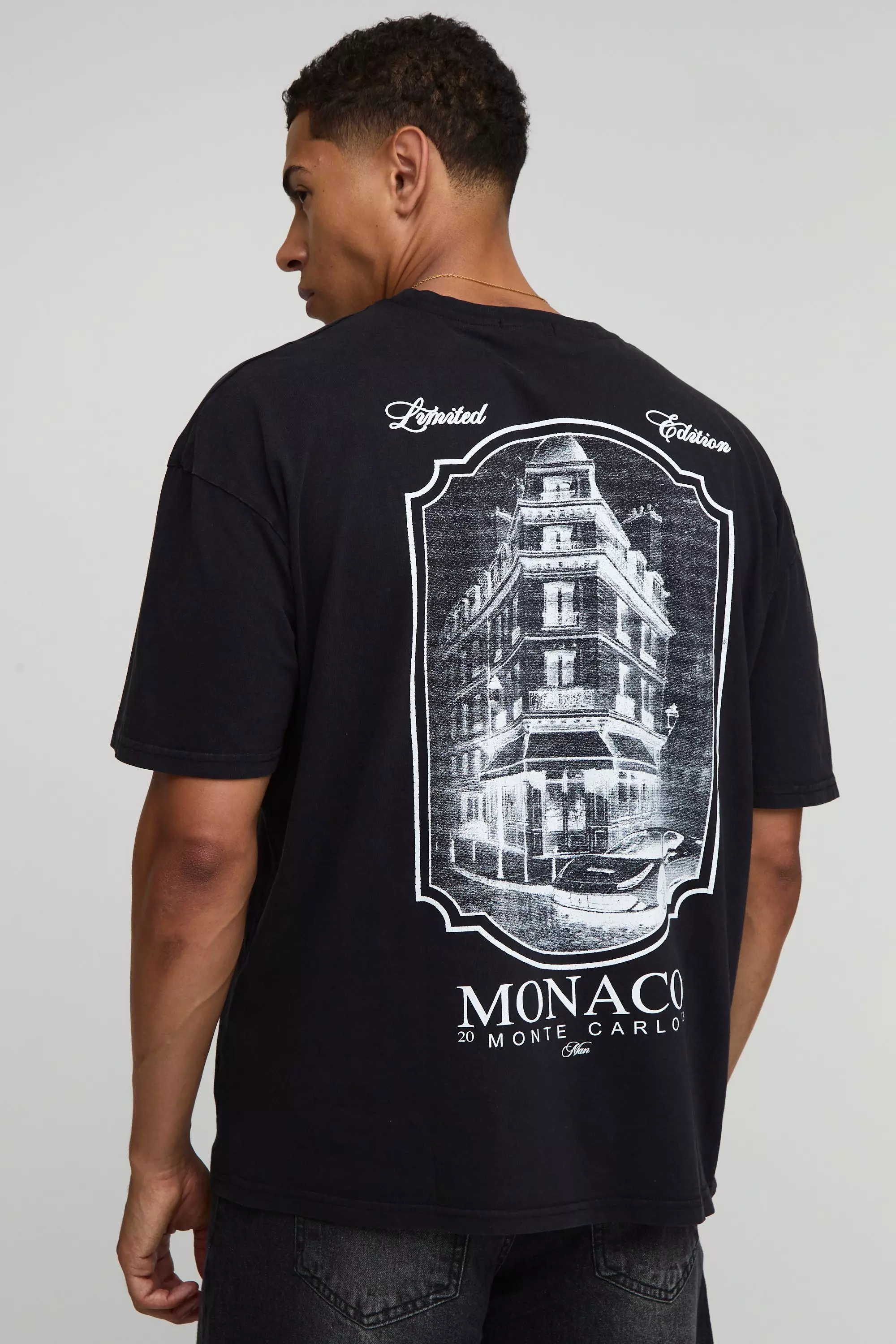 ◆ boohoo ◆ デラックス モナコ プリント Tシャツ Washed Black Monaco Landscape Print T-Shirt | boohooMAN USA