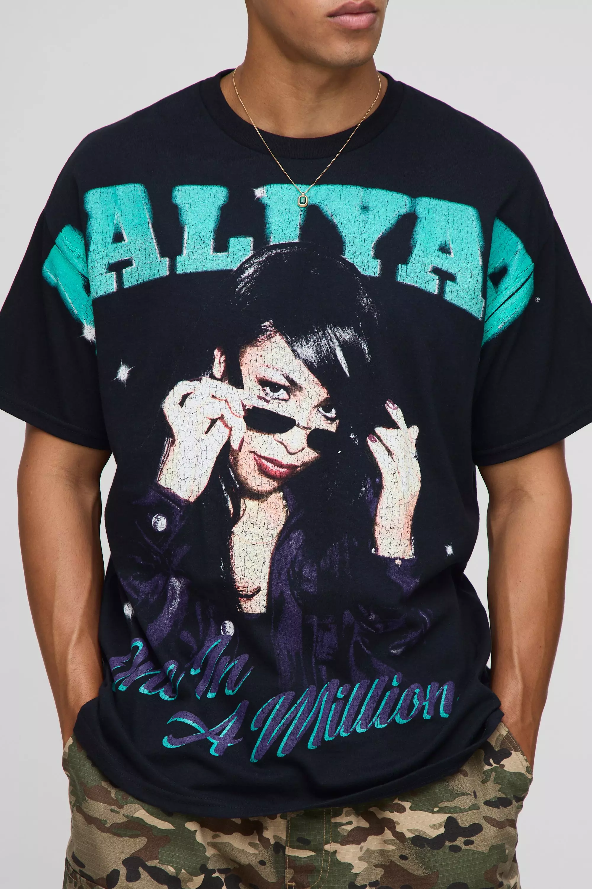 Black Oversized Aaliyah Over The Seam License Printed T-Shirt | boohooMAN USA