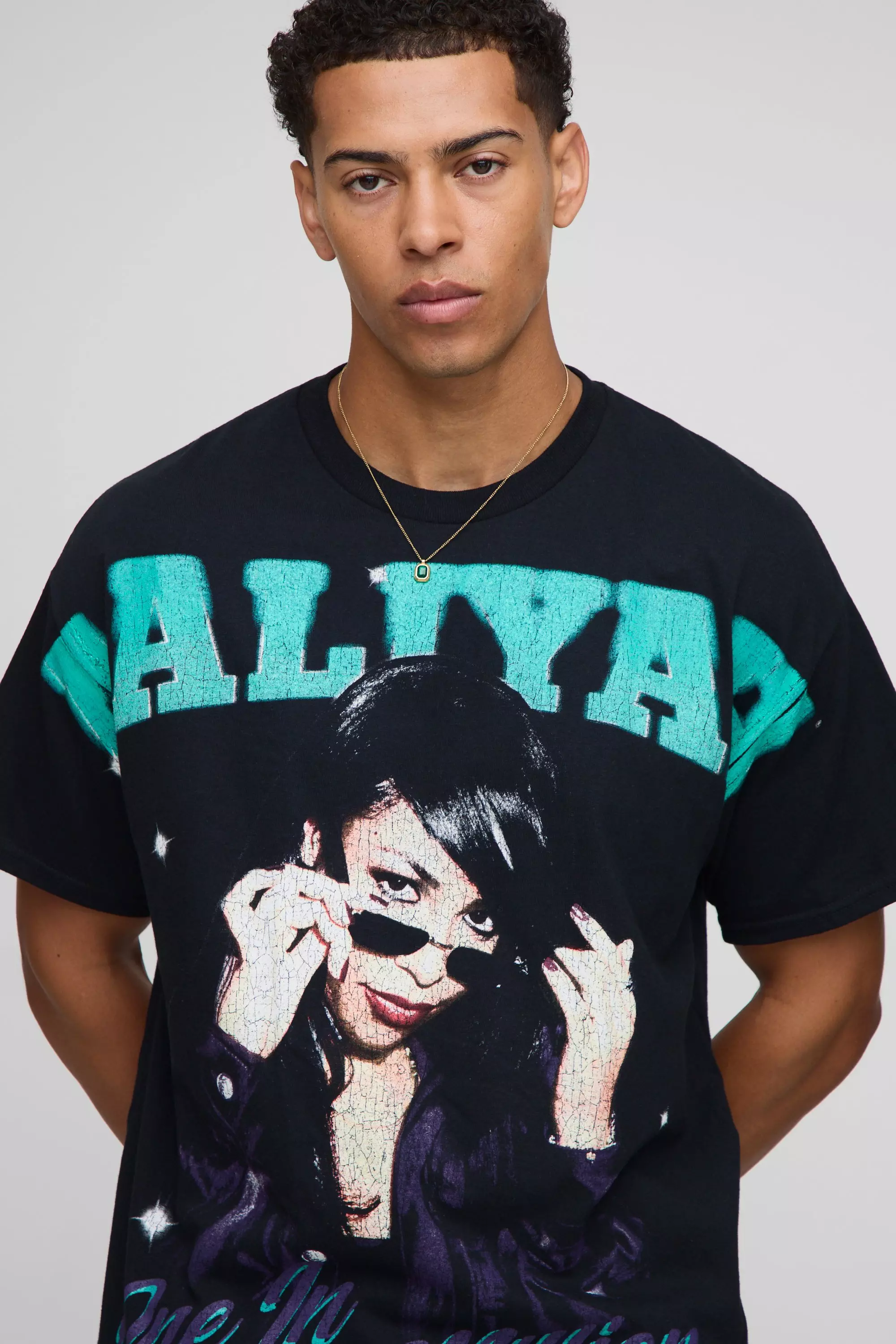 Black Oversized Aaliyah Over The Seam License Printed T-Shirt | boohooMAN USA